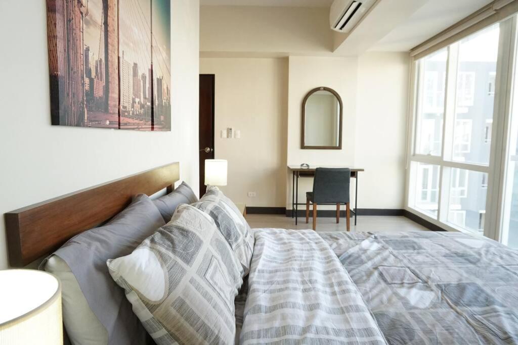 Mactan Newtown Family Breakaway! Apartment *