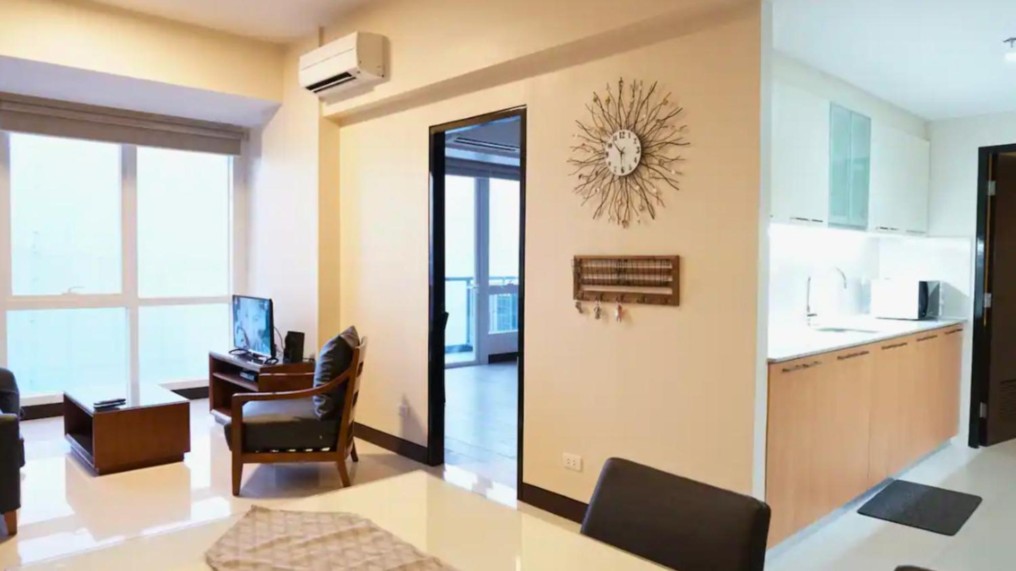 Mactan Newtown Family Breakaway! Apartment