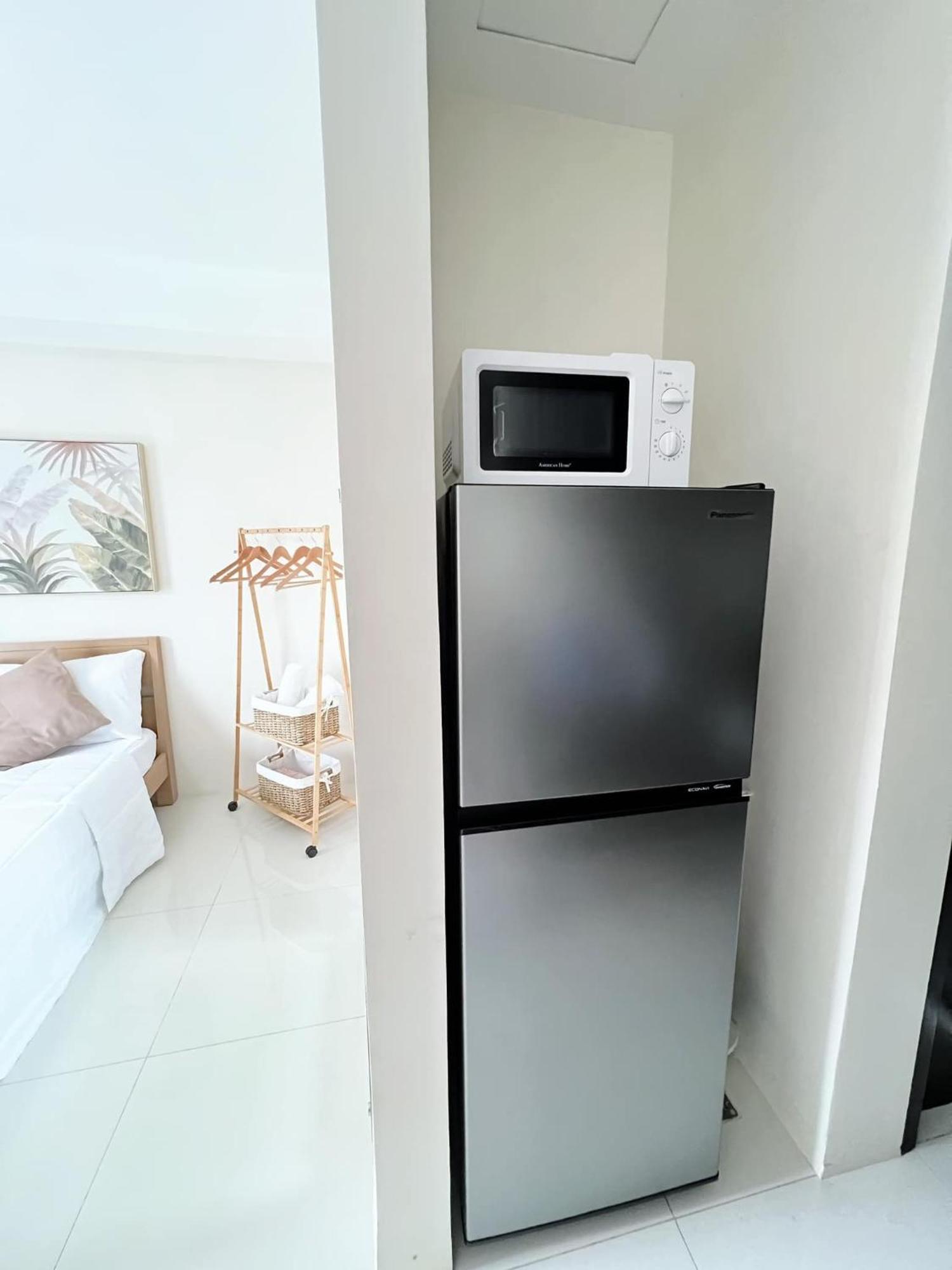 Cf Haven - Living W/ Balcony At Bamboo Bay * Mandaue City