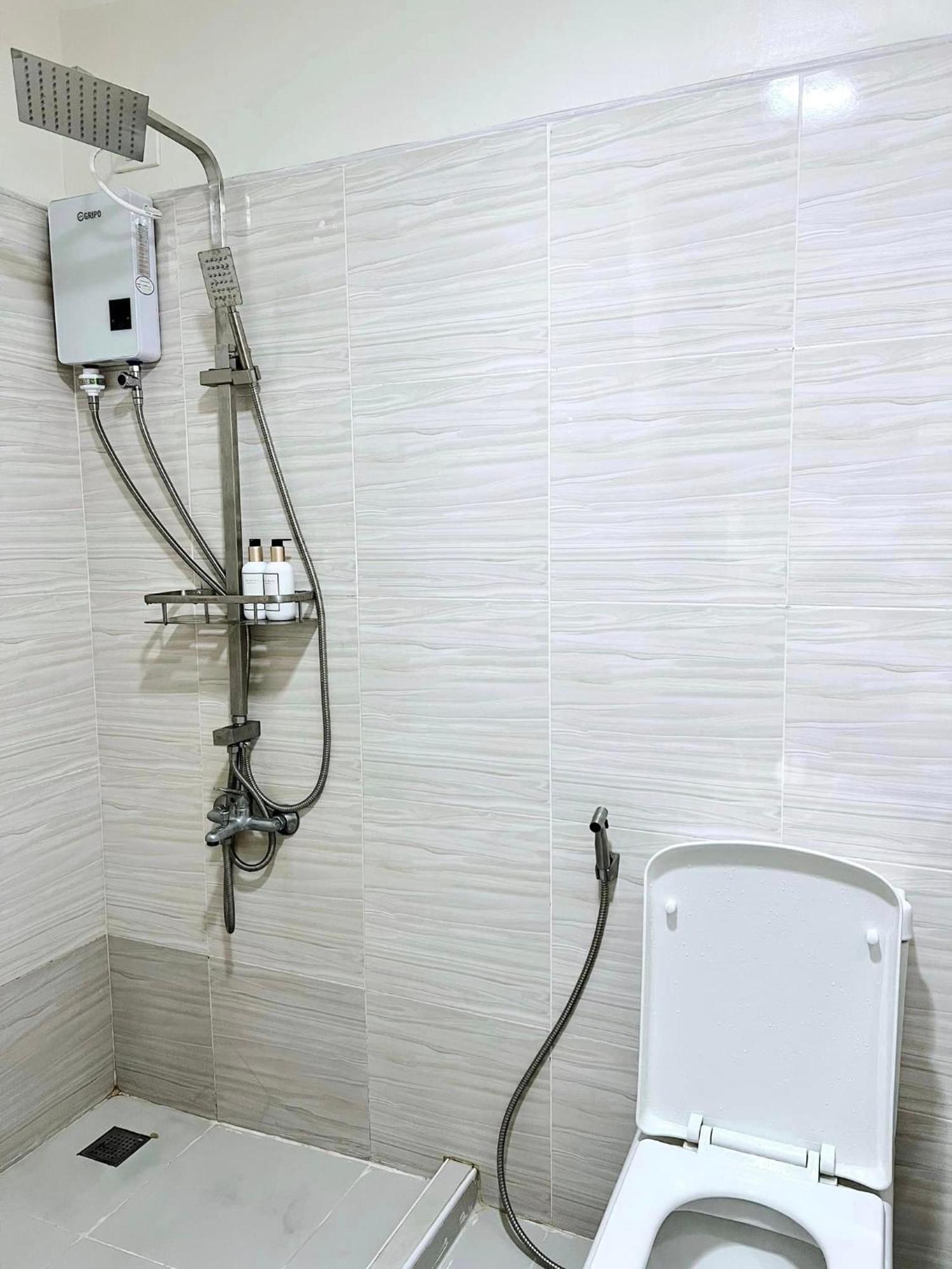 Cf Haven - Living W/ Balcony At Bamboo Bay Aparthotel Mandaue City