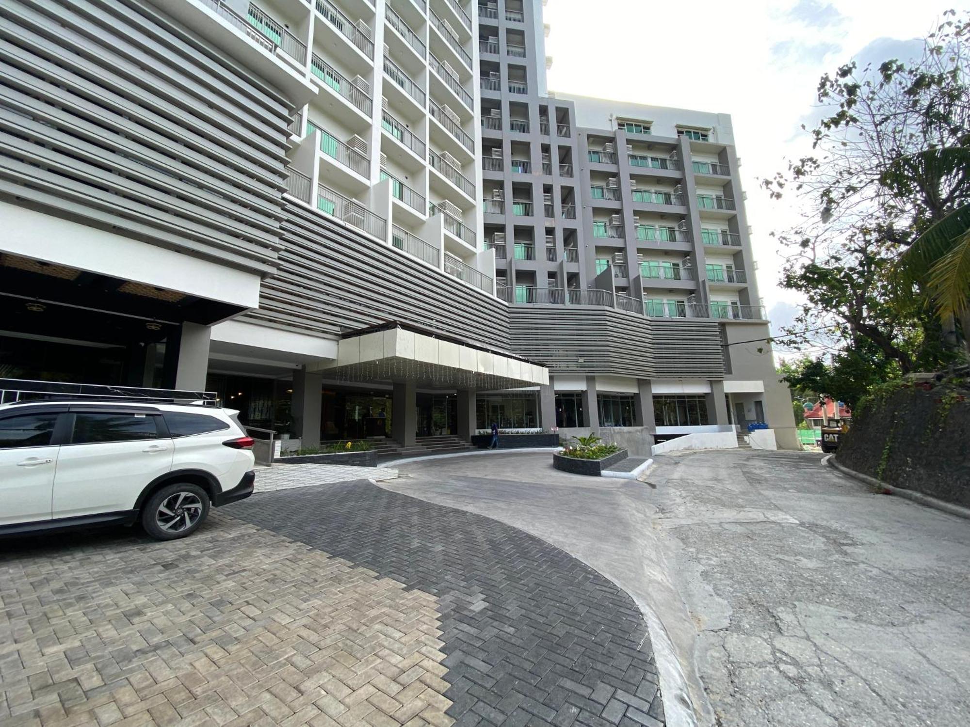 Hayat Sky Towers 3*