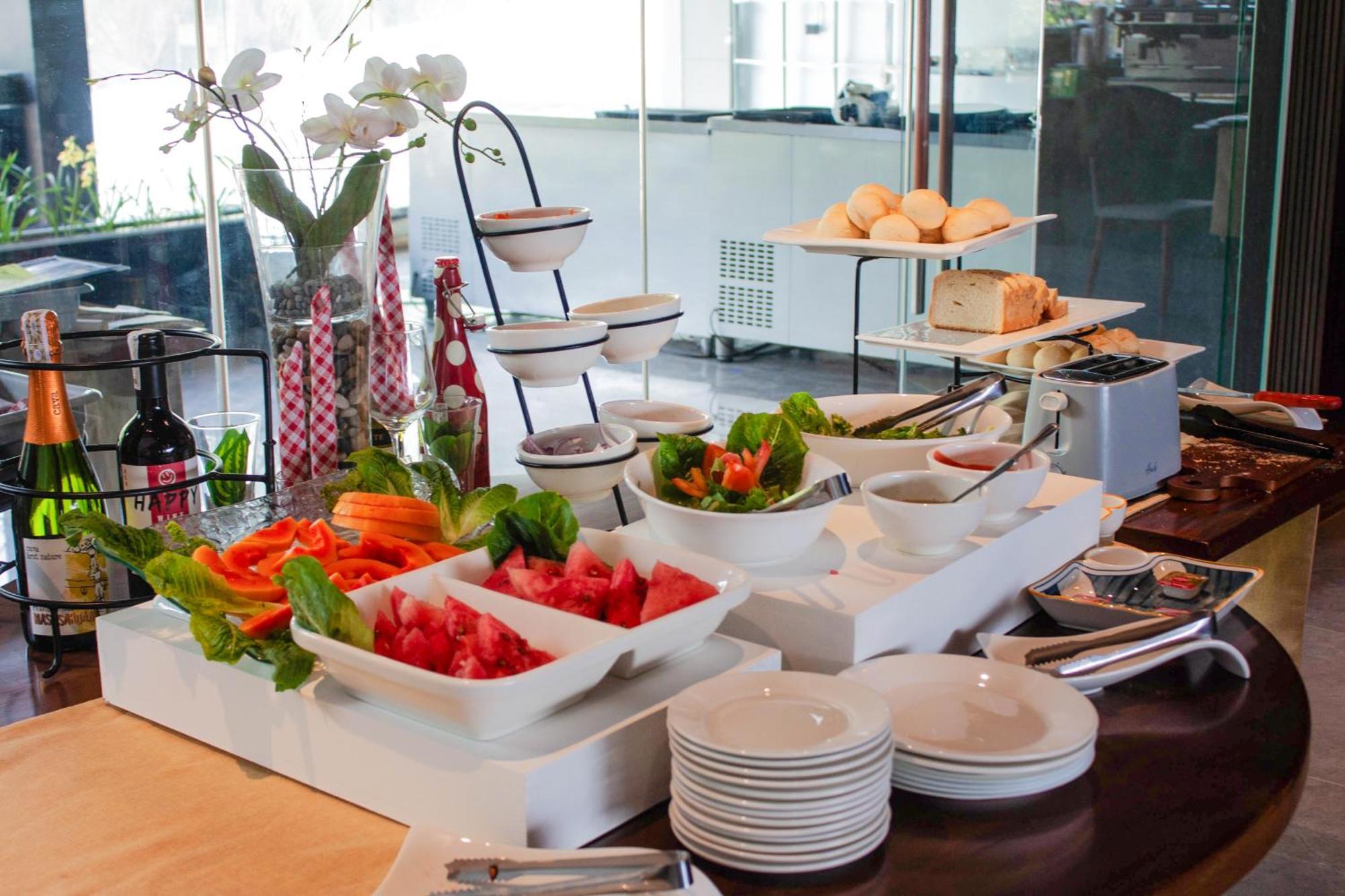 Hayat Sky Towers Hotel 3*