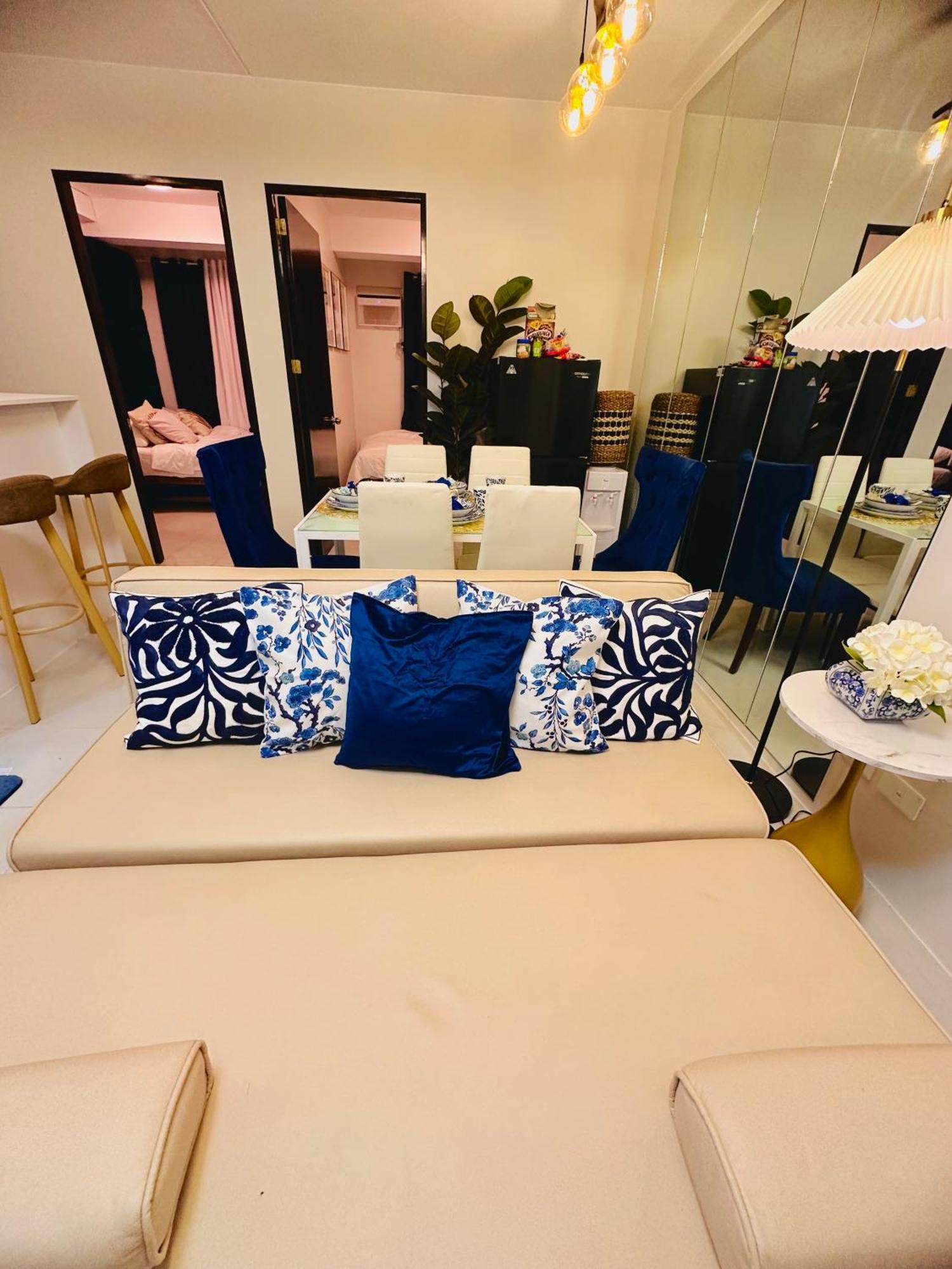 Casadeisabel: Elegant 2br N Cebu/washing/netflix Apartment