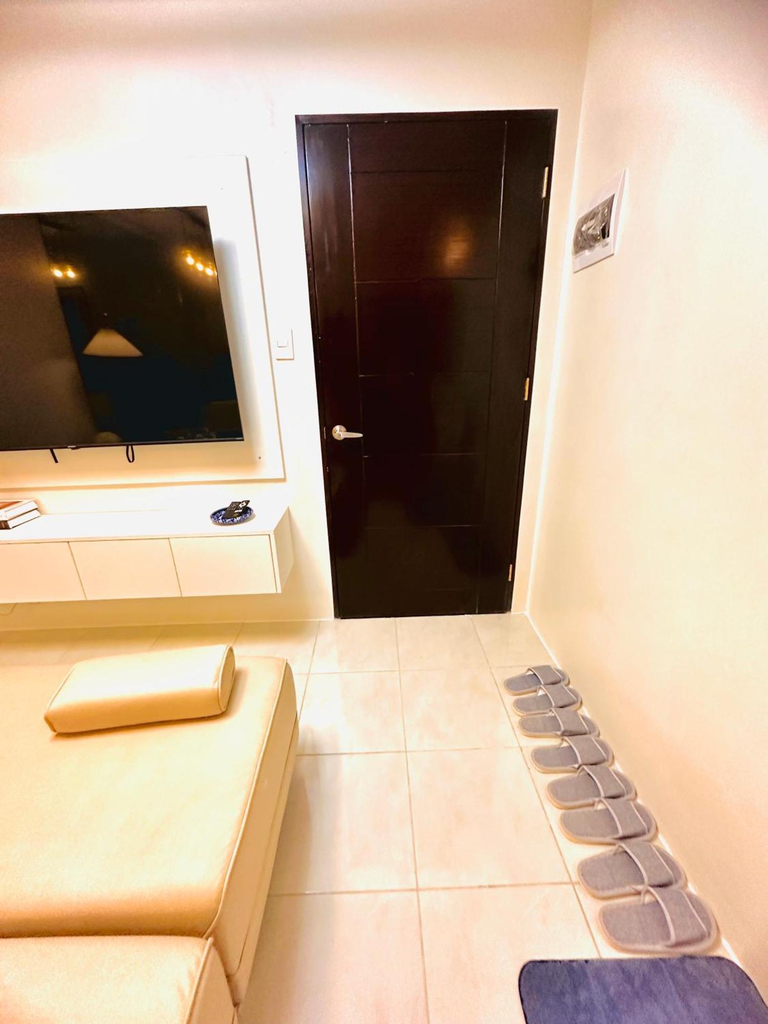 Casadeisabel: Elegant 2br N Cebu/washing/netflix Apartment Cebu
