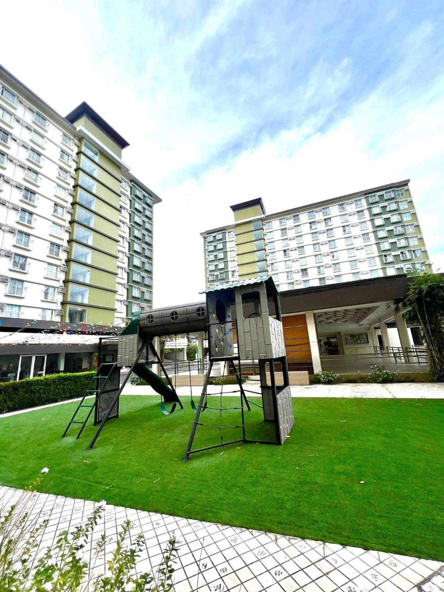 Cf Haven - Living W/ Balcony At Bamboo Bay *
