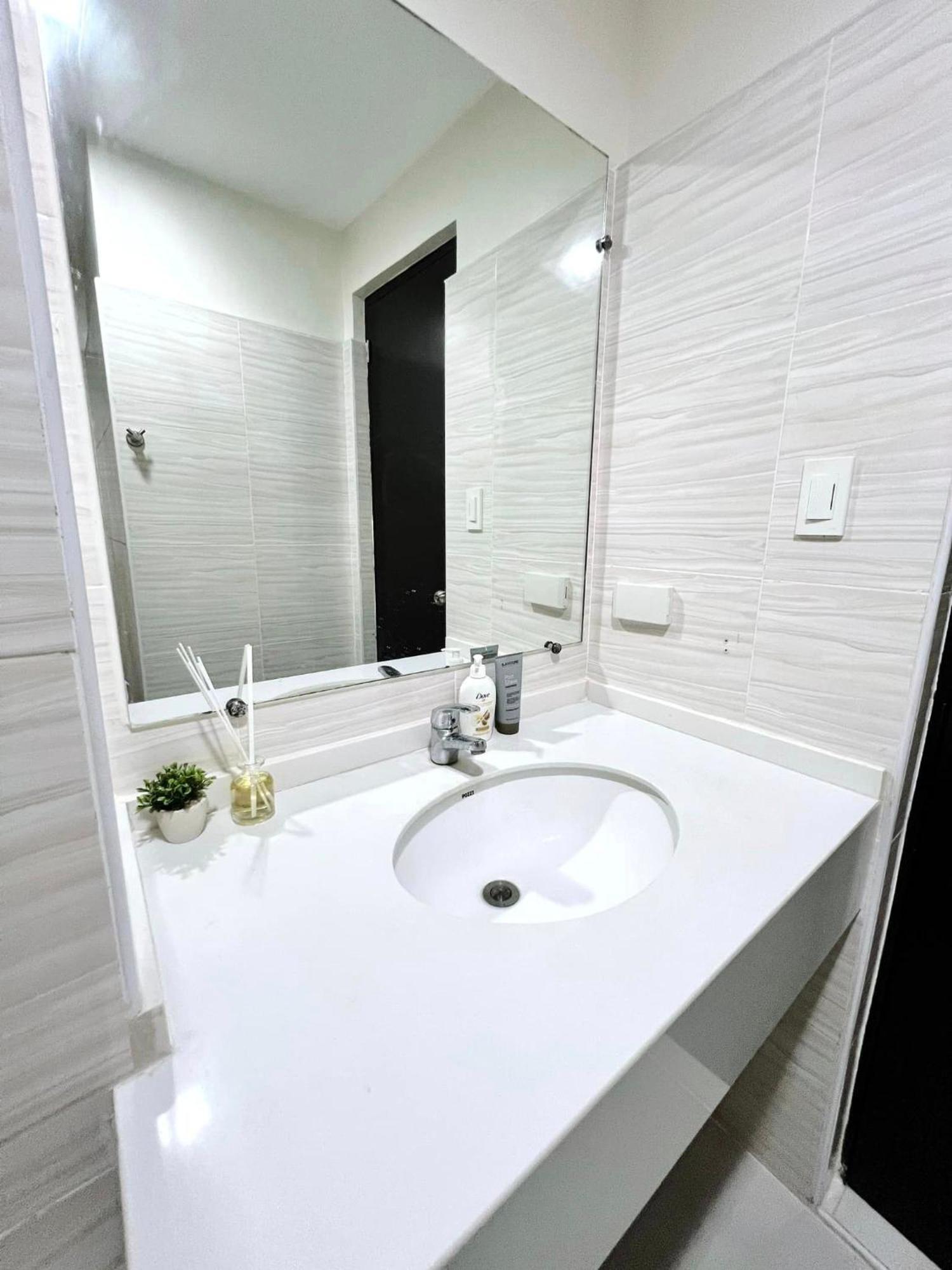 Cf Haven - Living W/ Balcony At Bamboo Bay Aparthotel