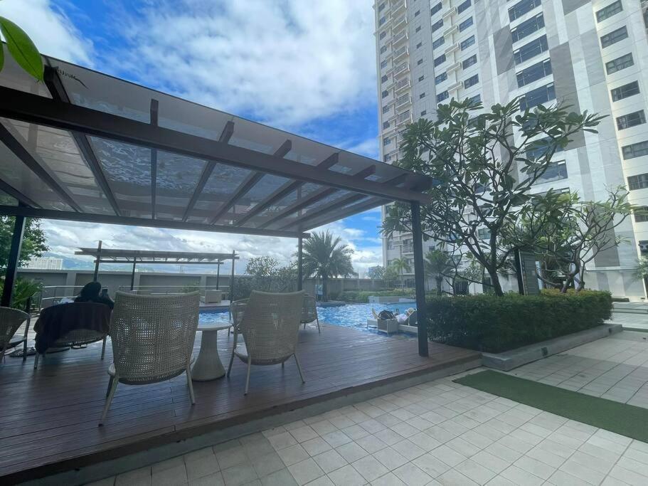 Horizon 101, With A Pool & View Apartment *