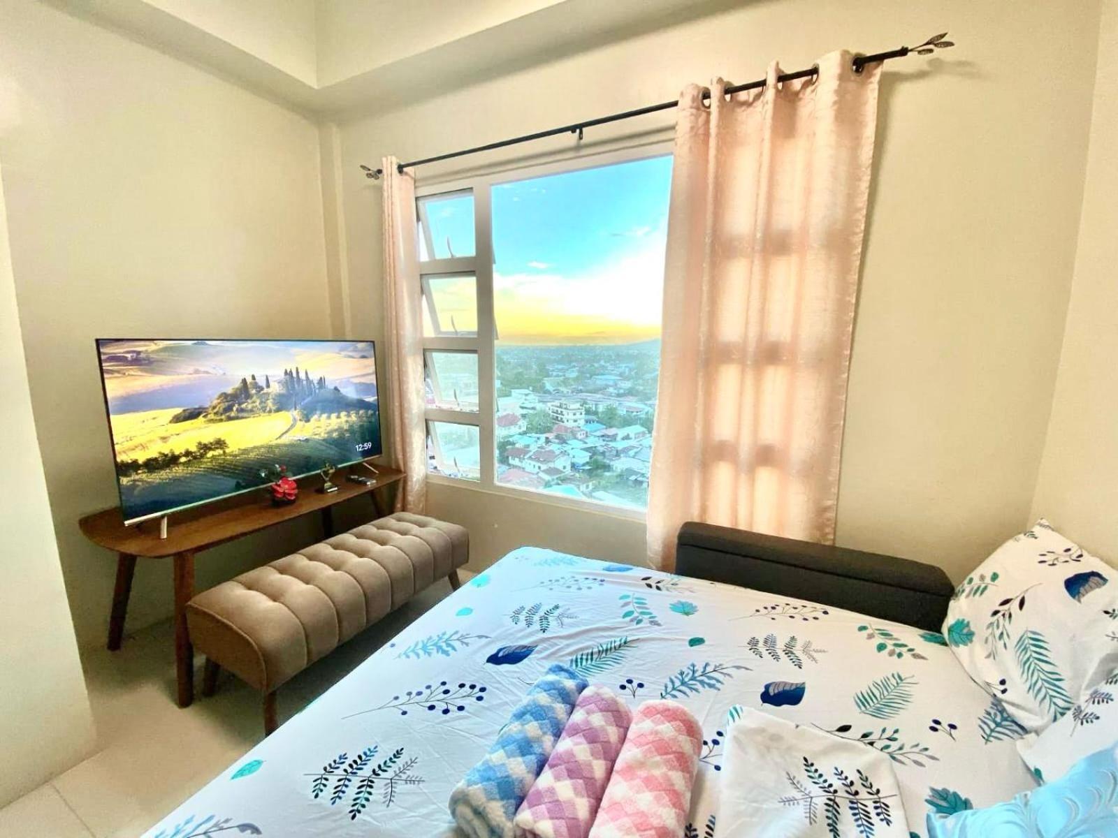Aparthotel Group-friendly 2br With Mall Access