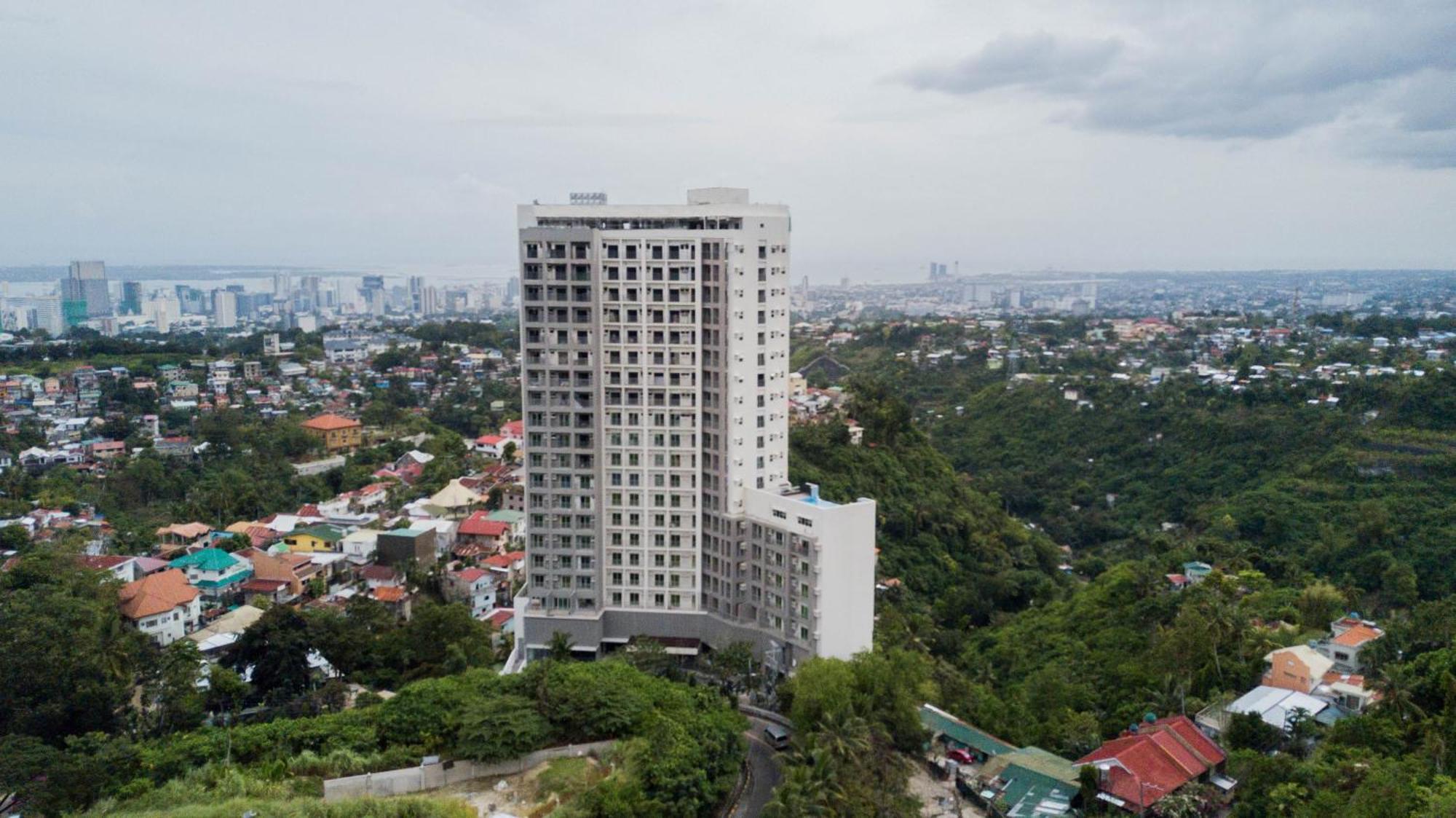 Hayat Sky Towers Hotel Cebu