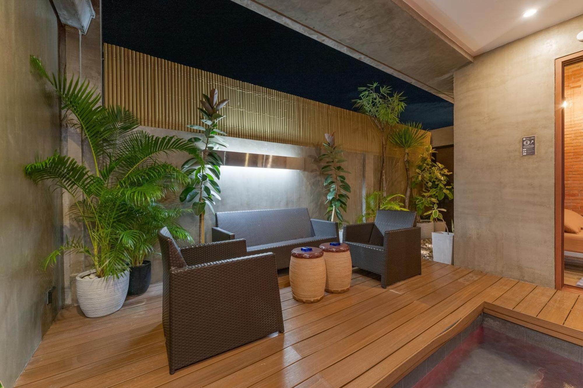 Isla 1 Amazing Waterfall Pool House Near Beach, Bars & Restaurants Holiday home Lapu-Lapu City