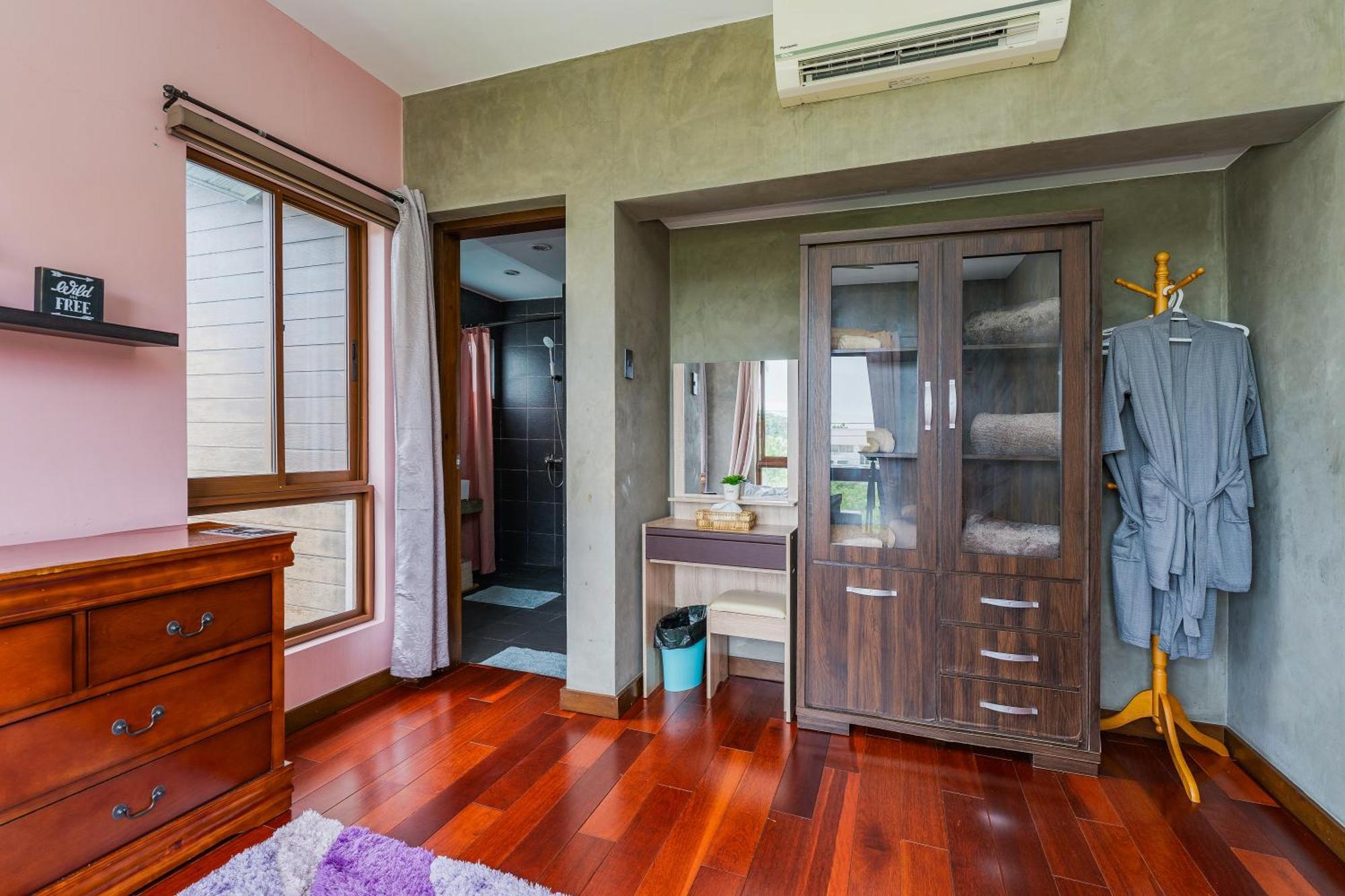 Holiday home Isla 1 Amazing Waterfall Pool House Near Beach, Bars & Restaurants Lapu-Lapu City