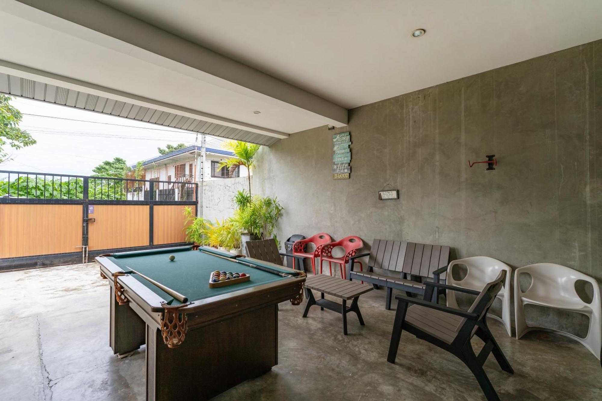 Isla 1 Amazing Waterfall Pool House Near Beach, Bars & Restaurants