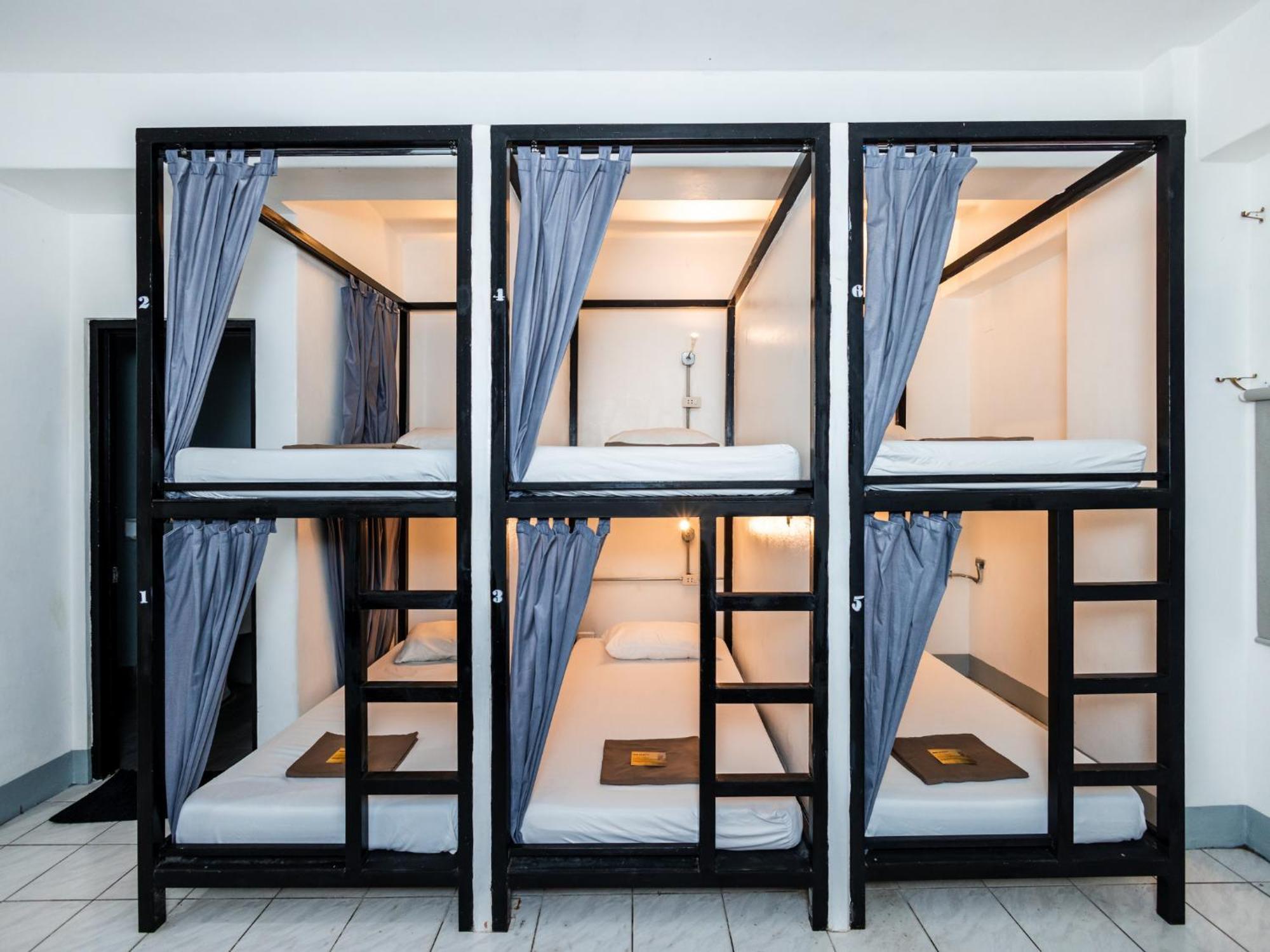 Hostel Mad Monkey (adults Only) *