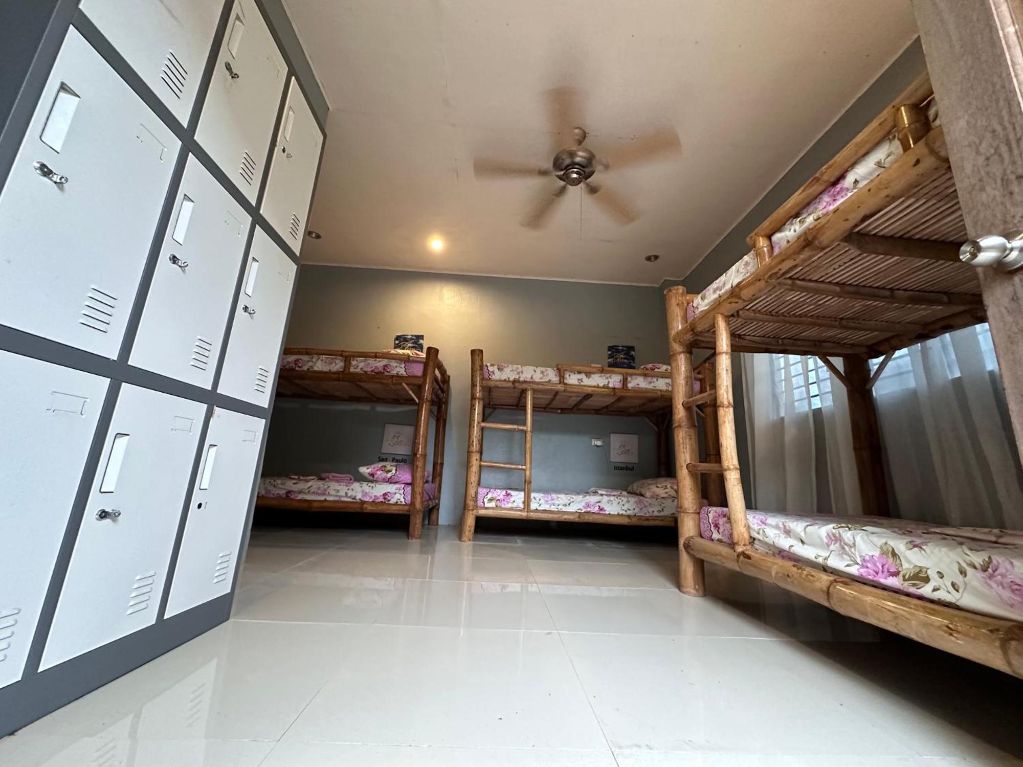 Lionfish Backpackers Malapascua Hostel *