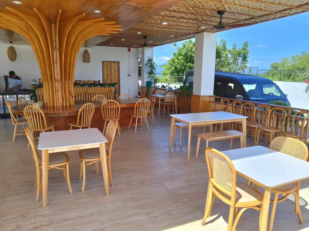 Resort Treeshade &