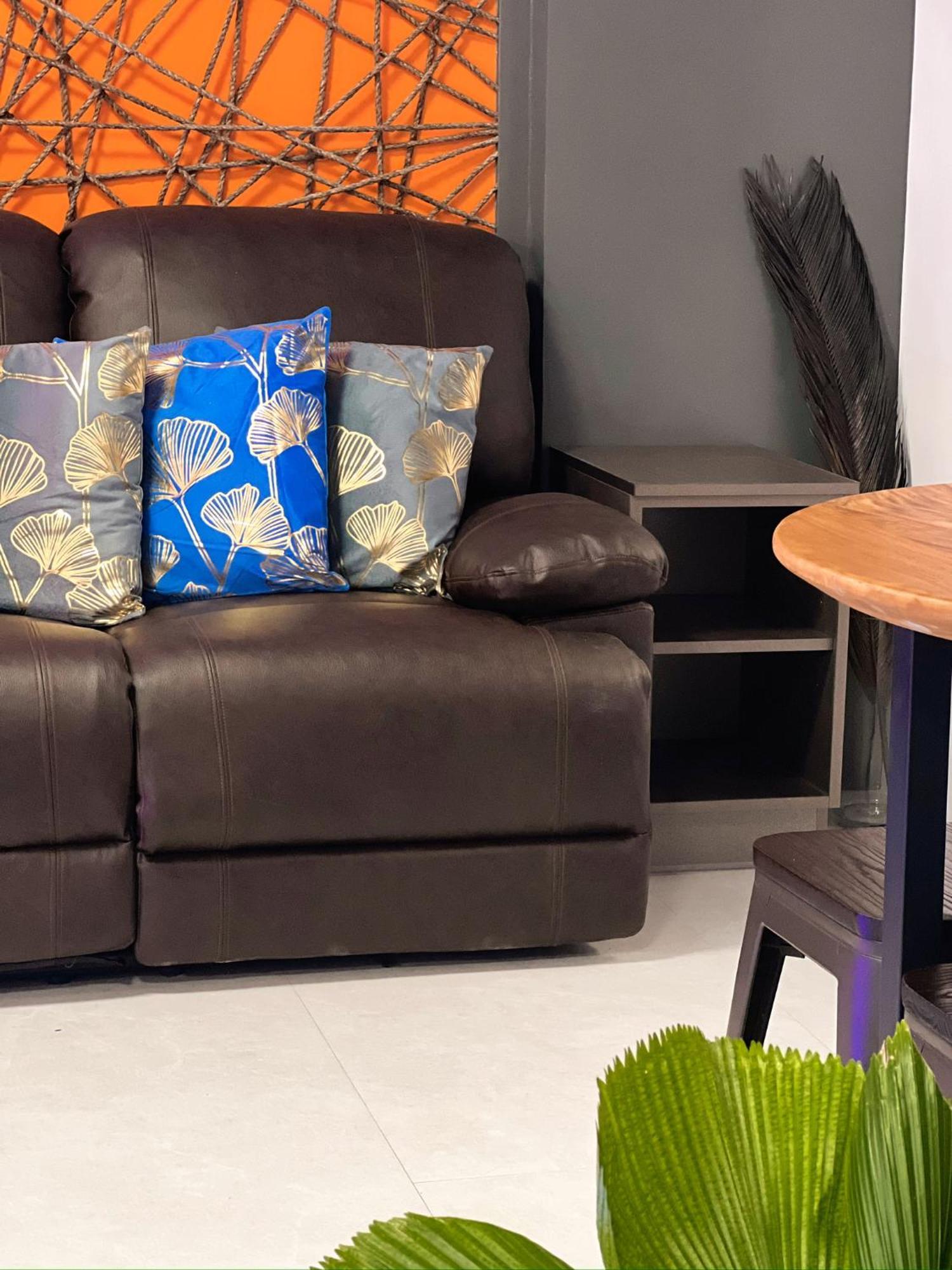 Clockworkorange Luxury 4-minutes Away To Airport Apartment Lapu-Lapu City