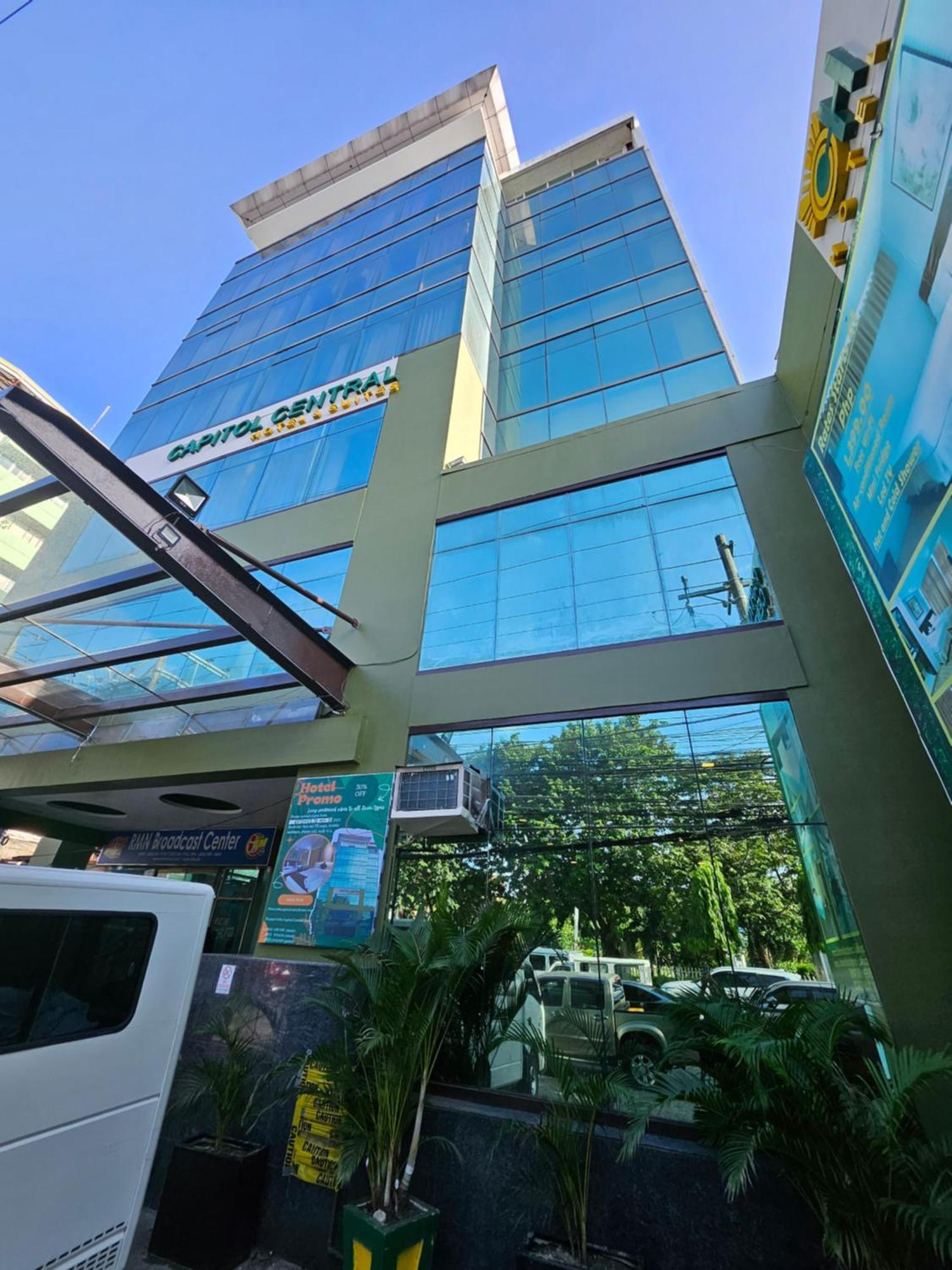Hotel Capitol & Powered By Cocotel