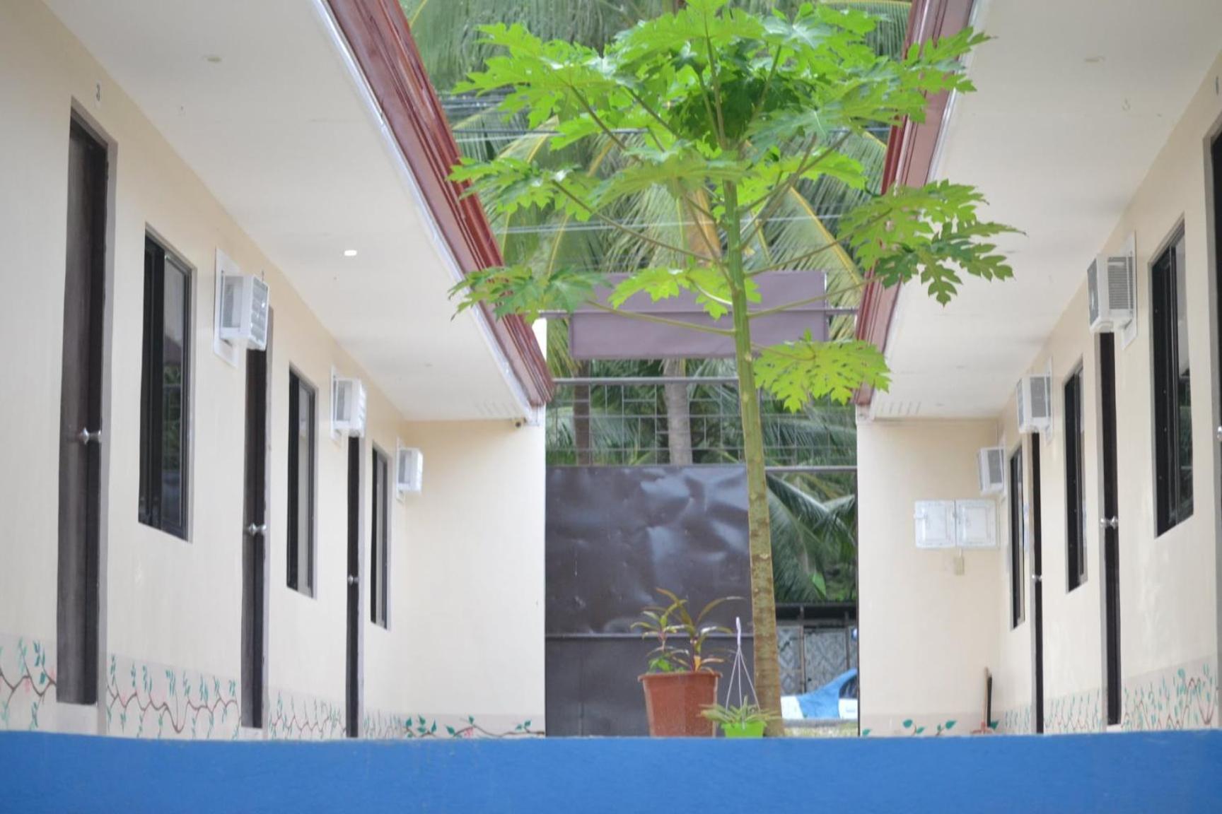 En House bahay-panuluyan Oslob