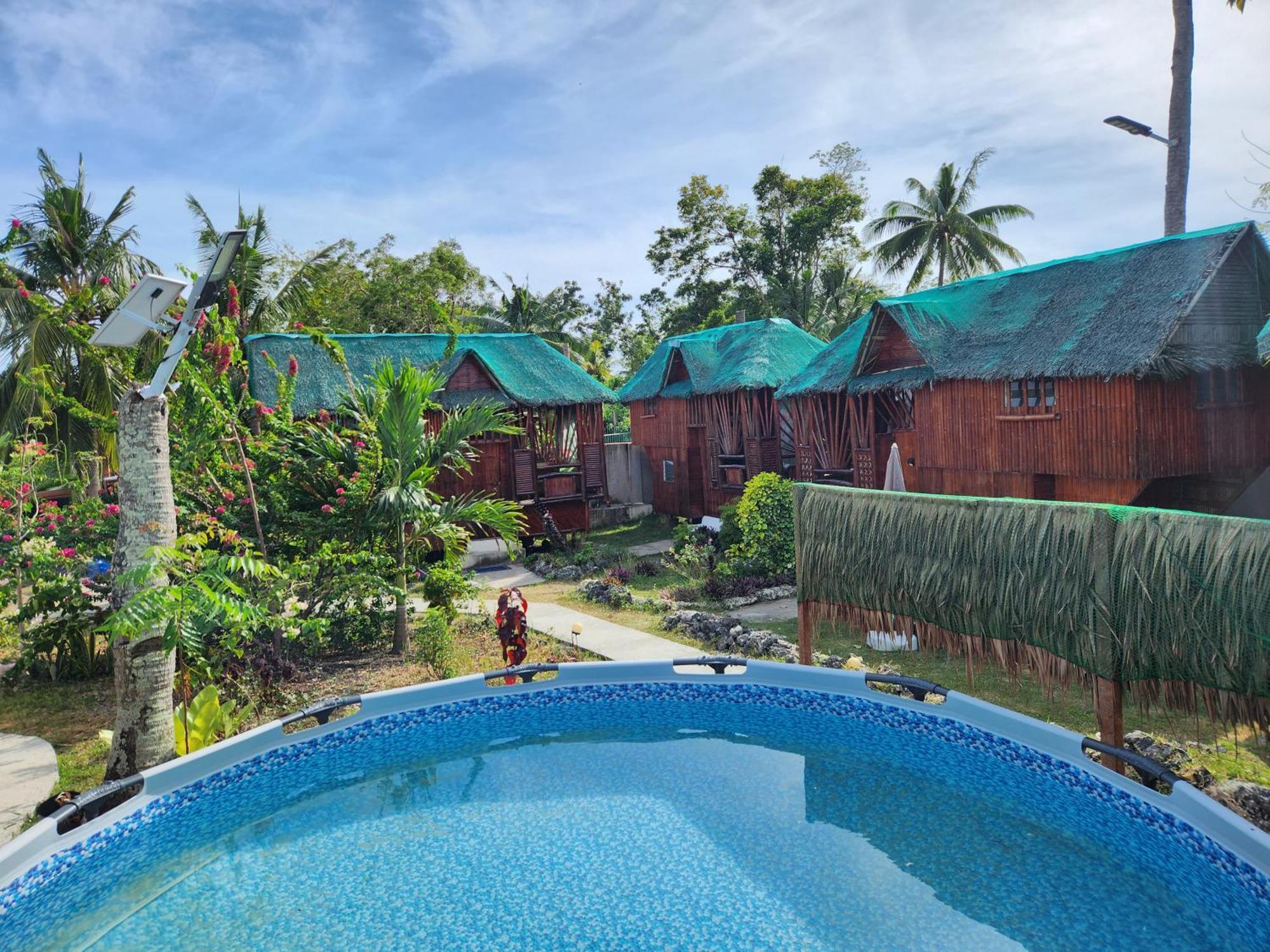 Nirvana & Dive Centre - 3* Moalboal