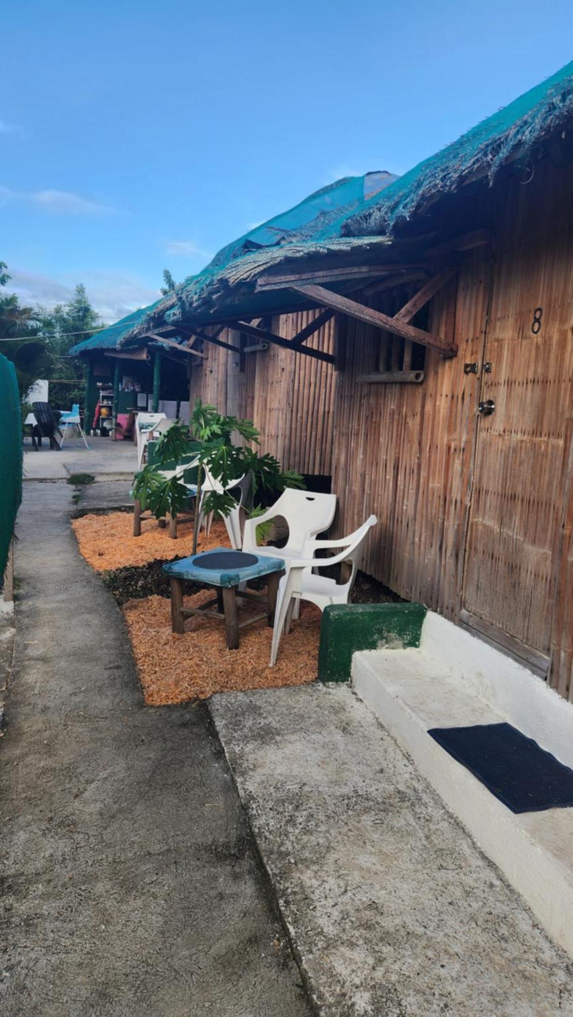 Nirvana & Dive Centre - Moalboal