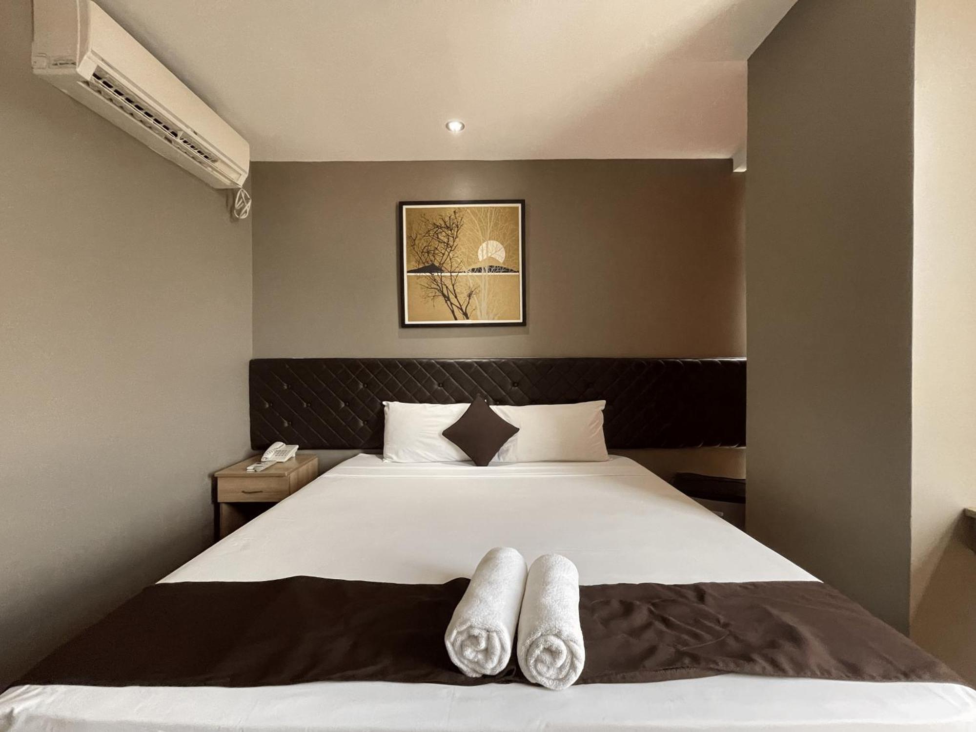 Hotel Capitol & Powered By Cocotel Cebu