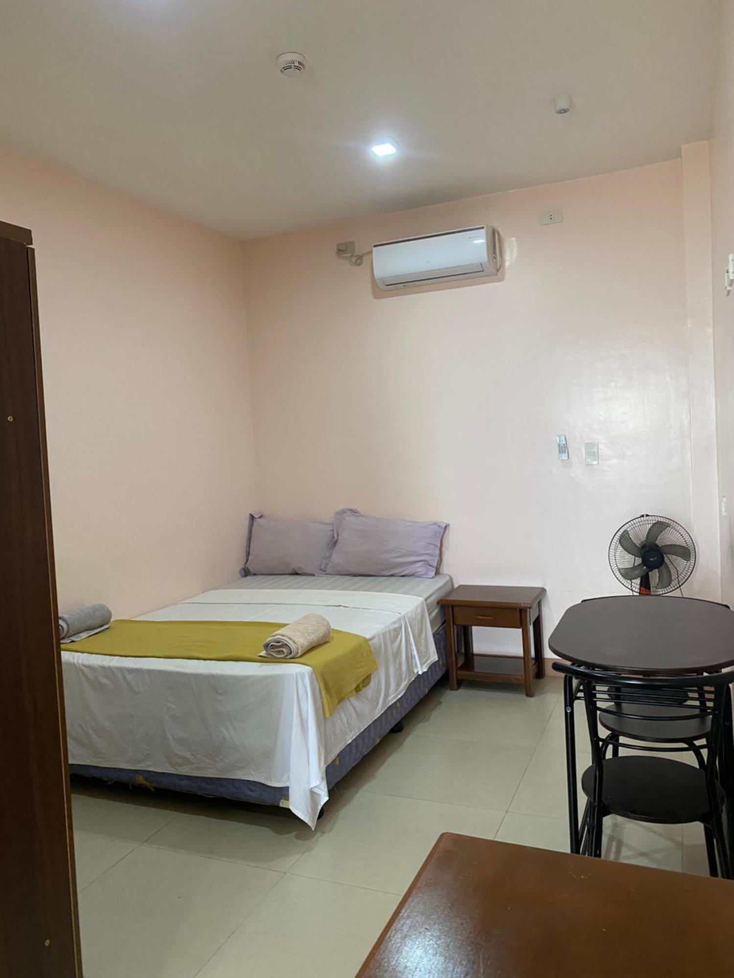 Kellocks' Seaview Apartelle Inn *
