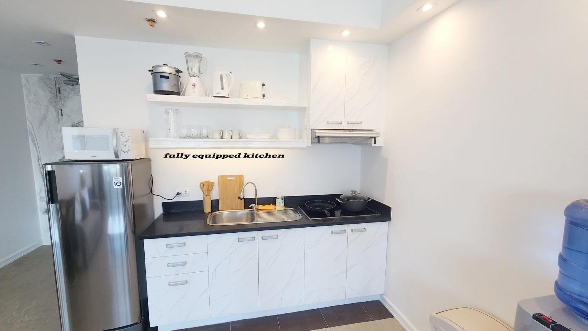La Mirada Residences *