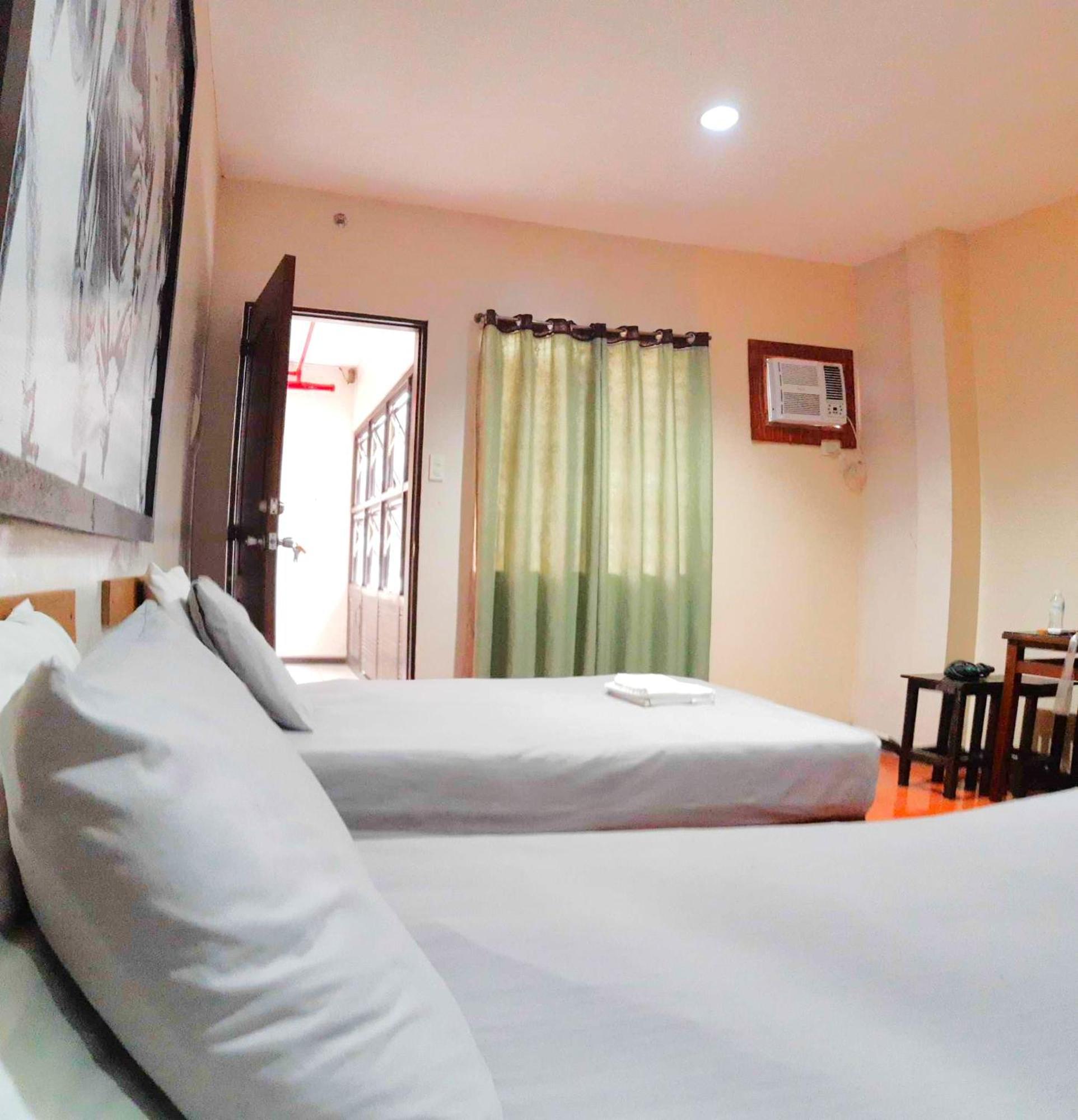 Hotel California 3*