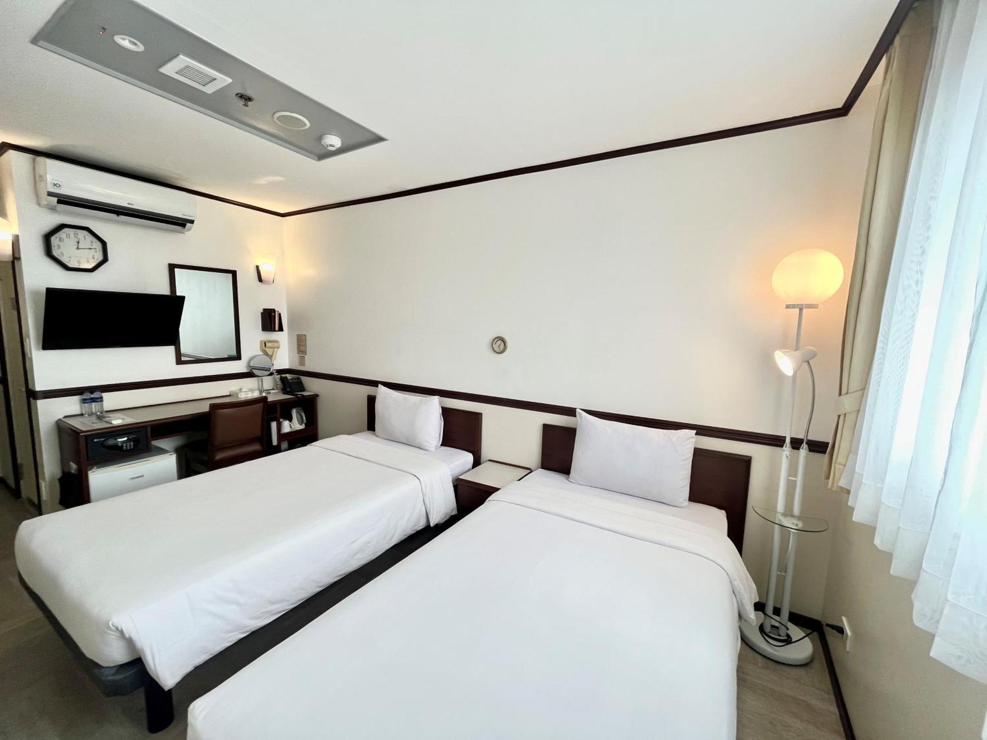 Hotel Toyoko 3*