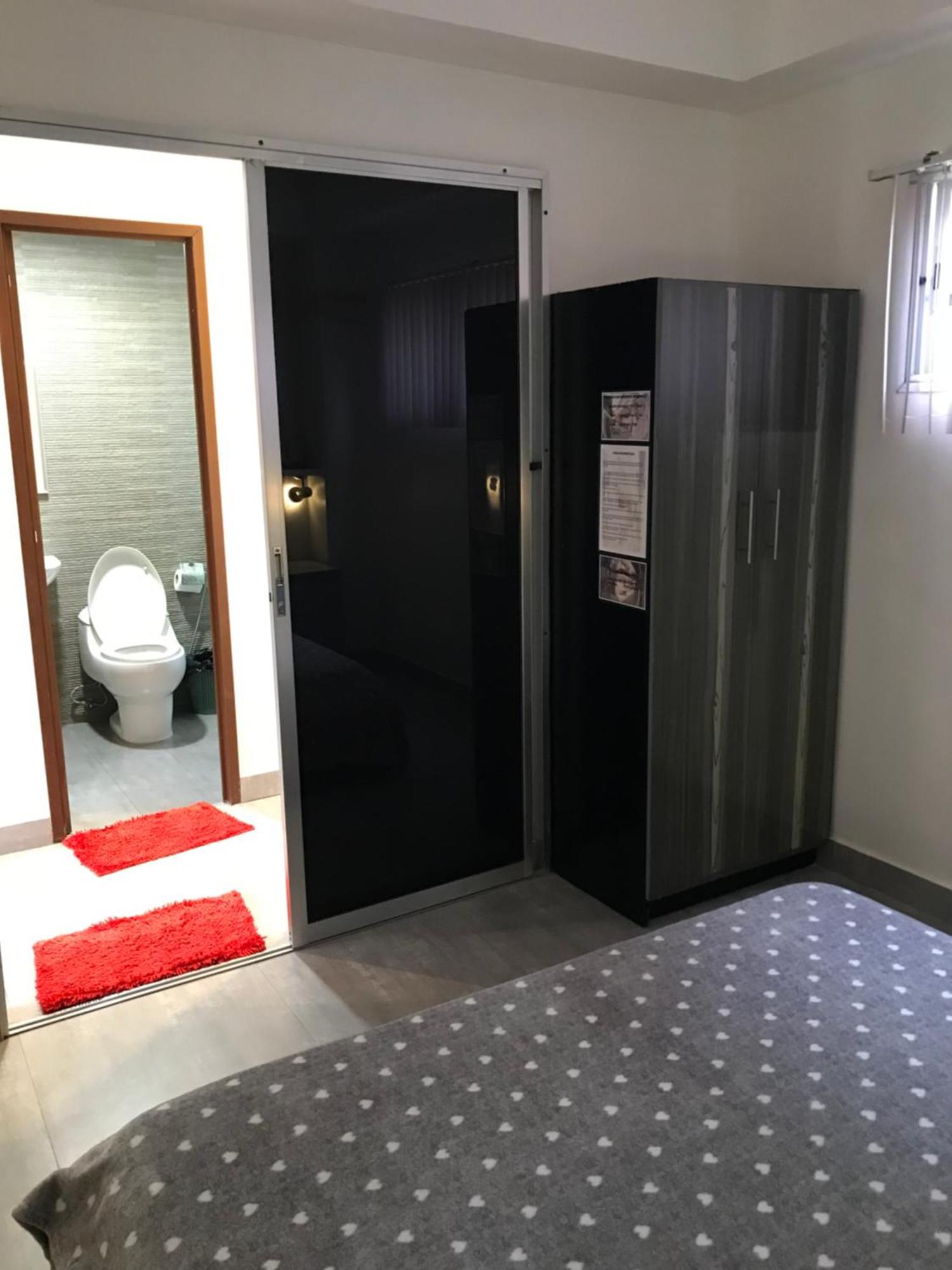 Logan Apartment *