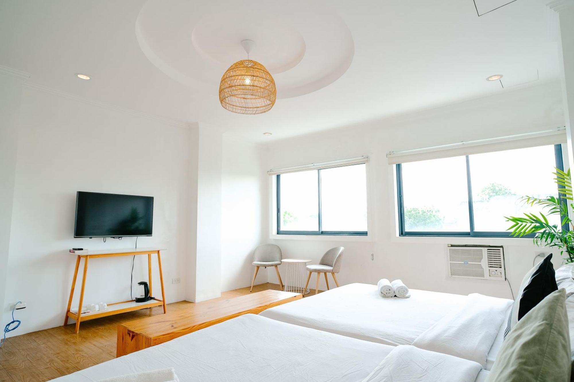 Albergue Murals Mactan *
