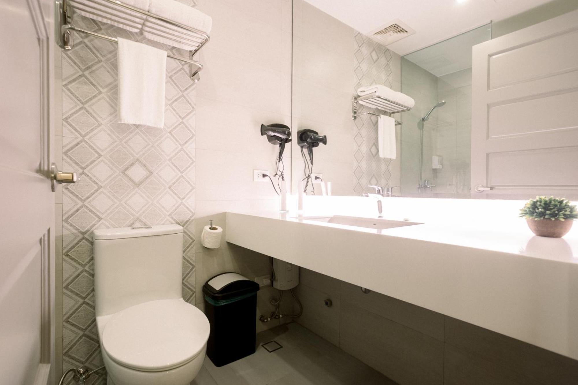 Hotel Allure & Cebu