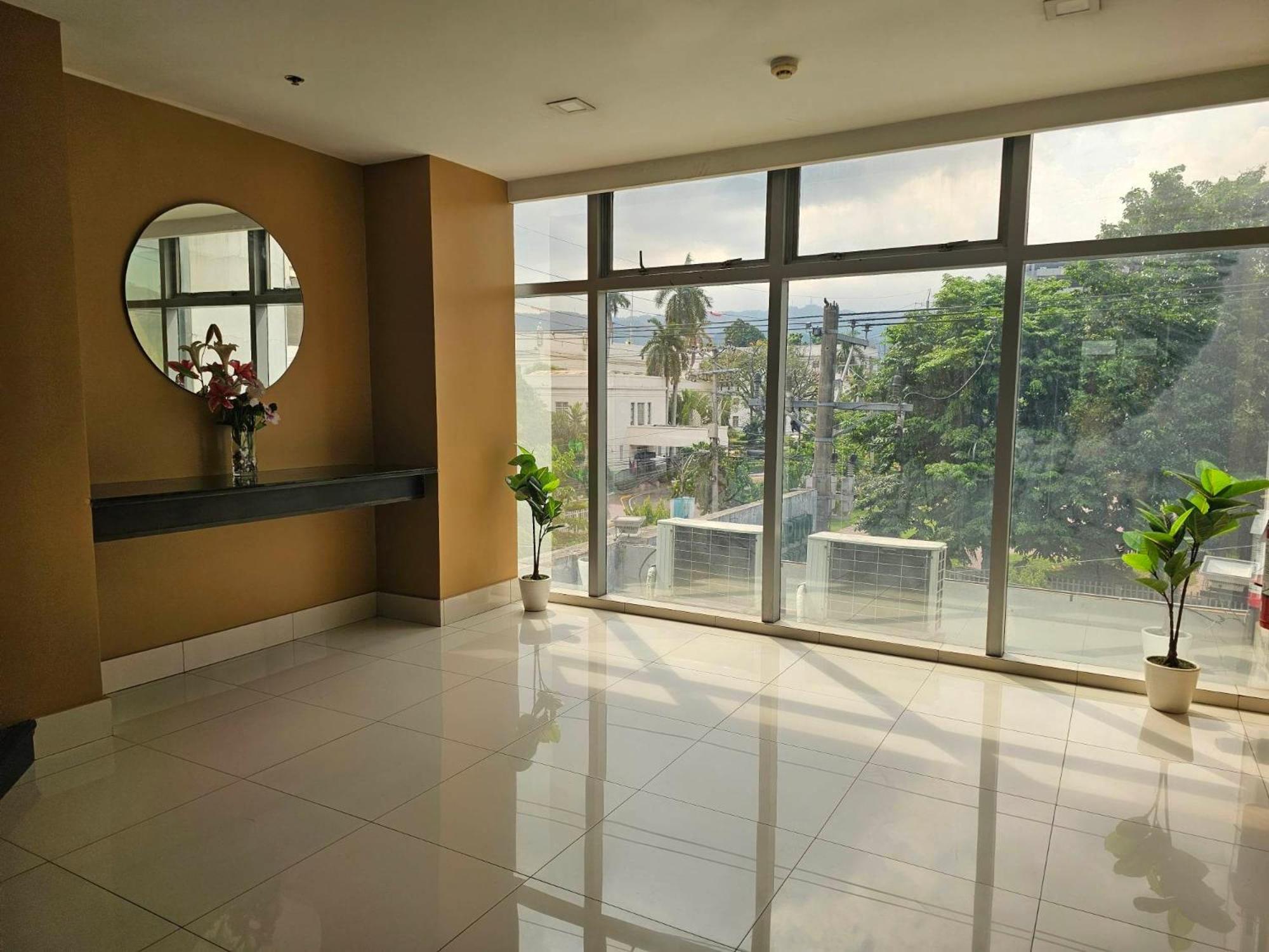 Hotel Capitol & Powered By Cocotel 3*