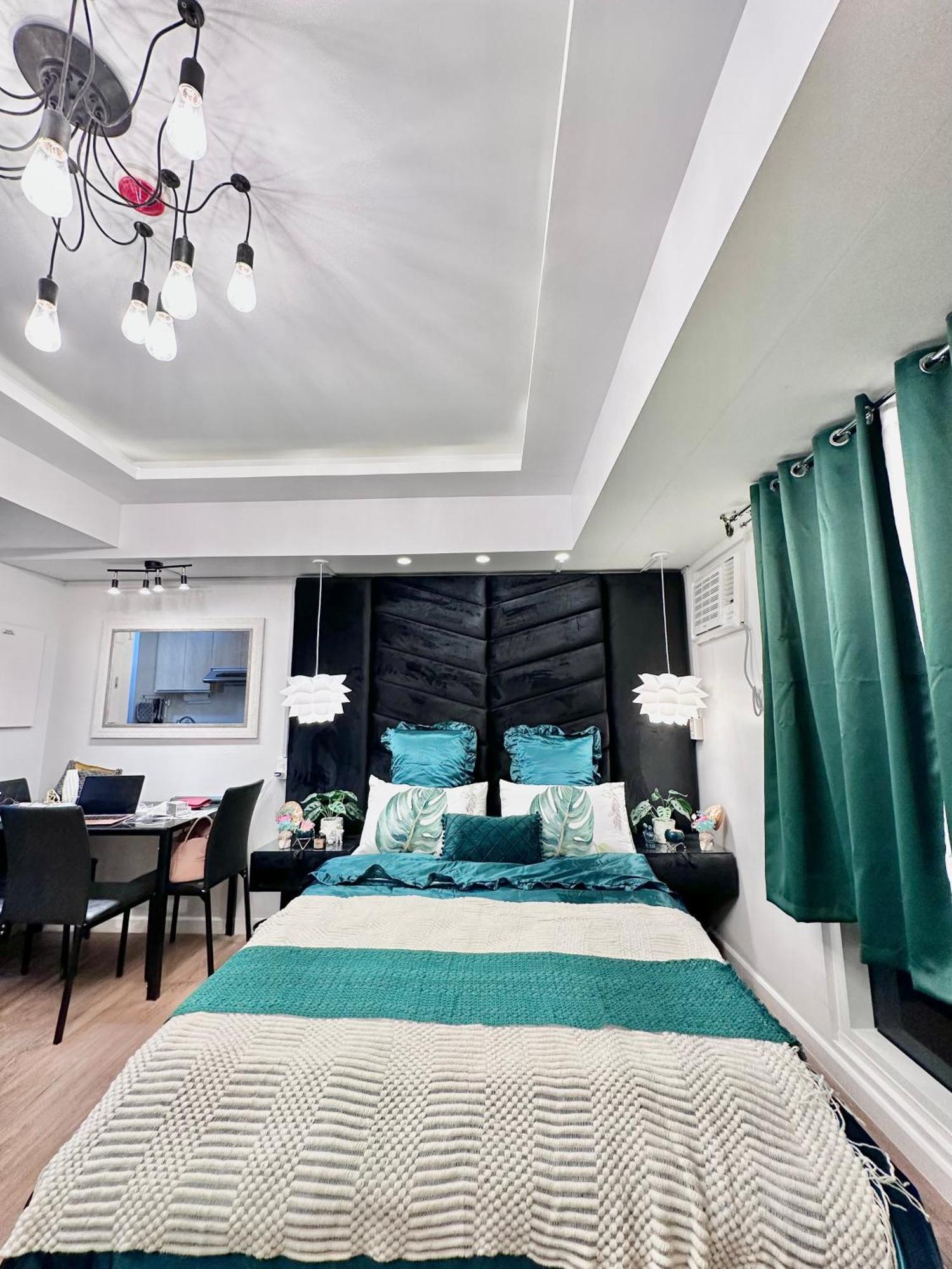 Queen Size In Solinea, *