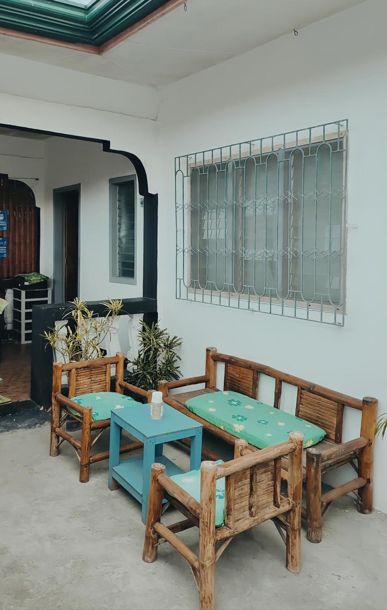 Island Girl Hostel Moalboal