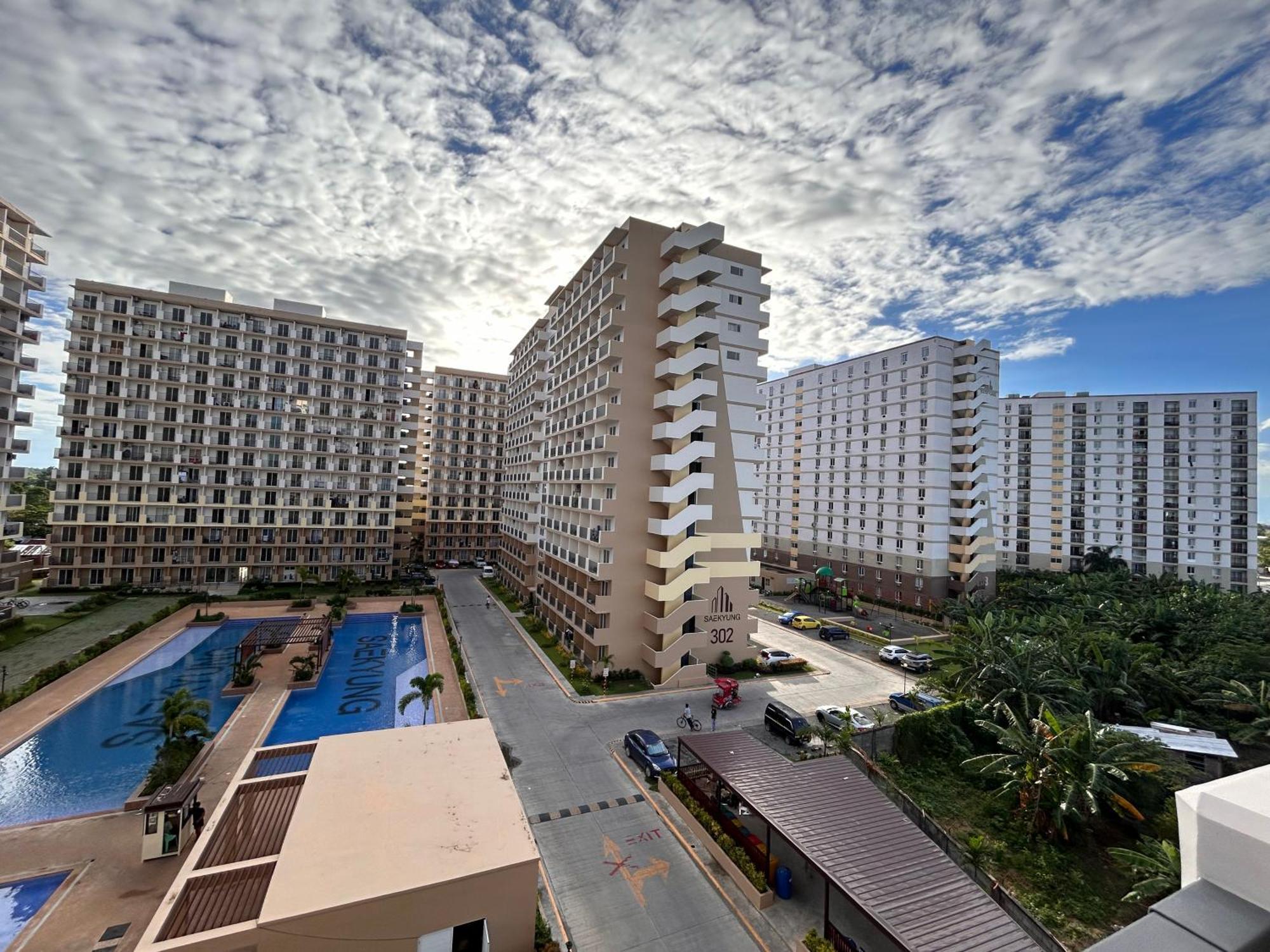 Rosanna's Condotel Saekyung Village 1 *