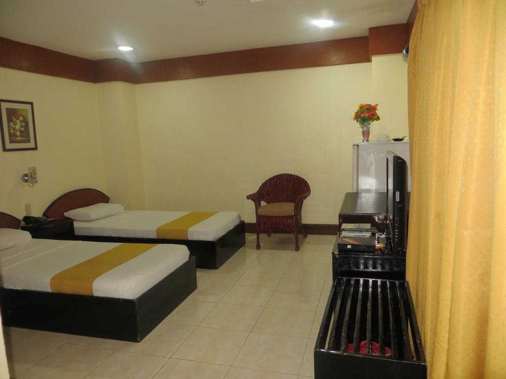 Paragon Hotel