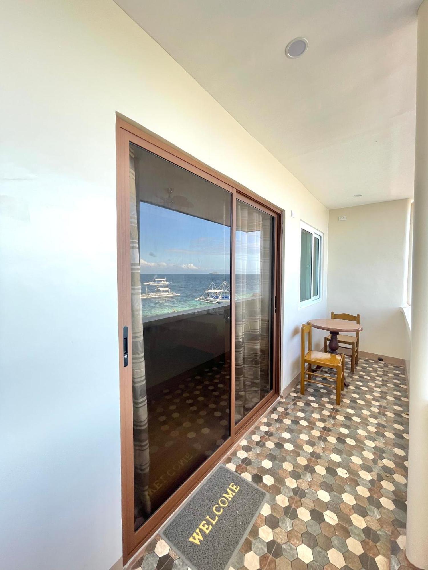 Marina Village Resort Moalboal