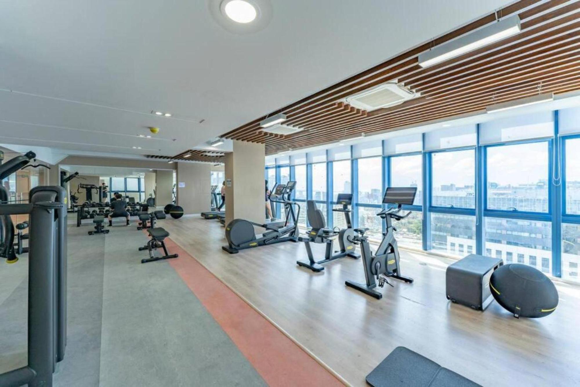38 Park Ave 207 *