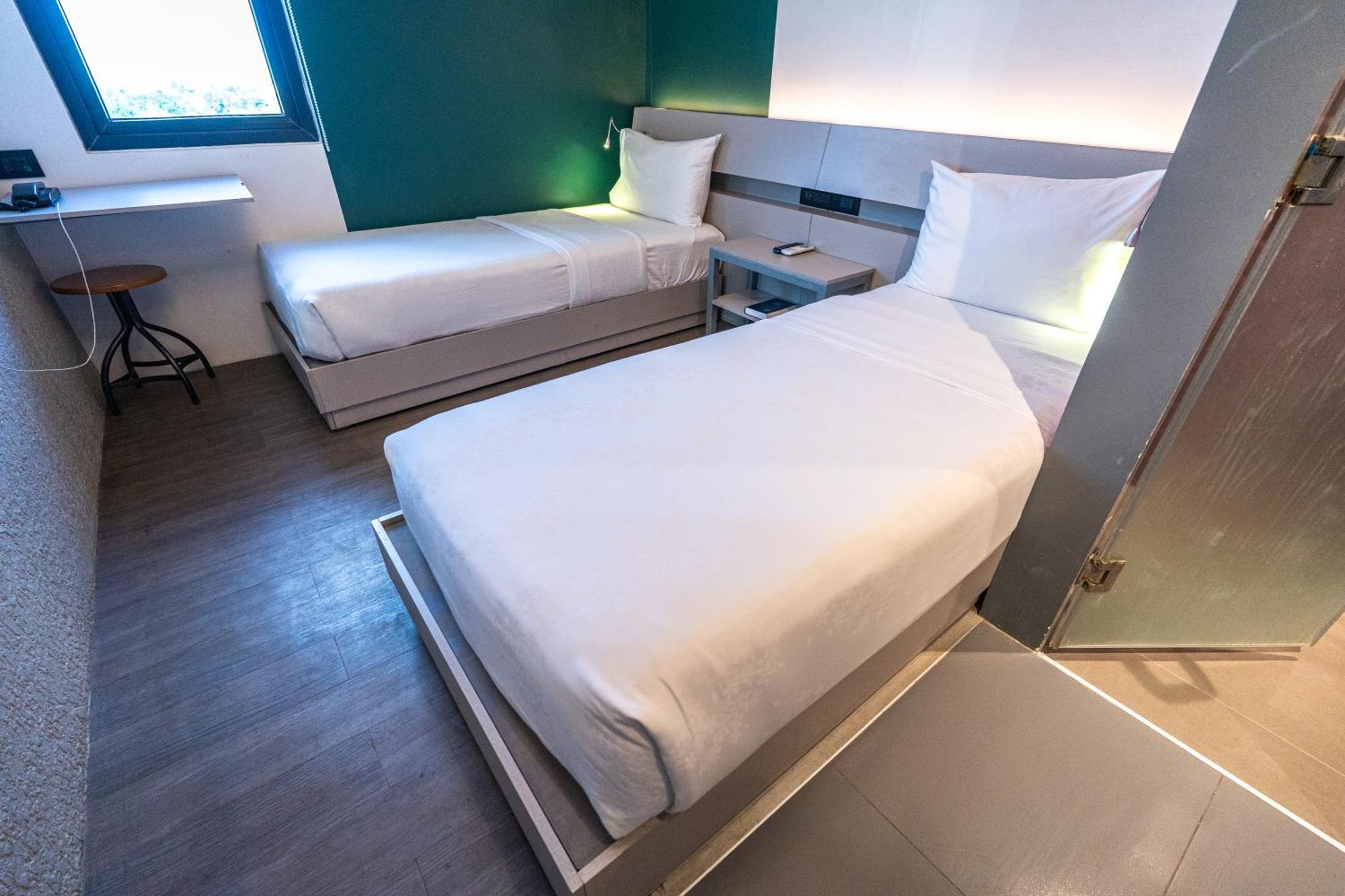 Hotel Yello Powered By Cocotel 4*