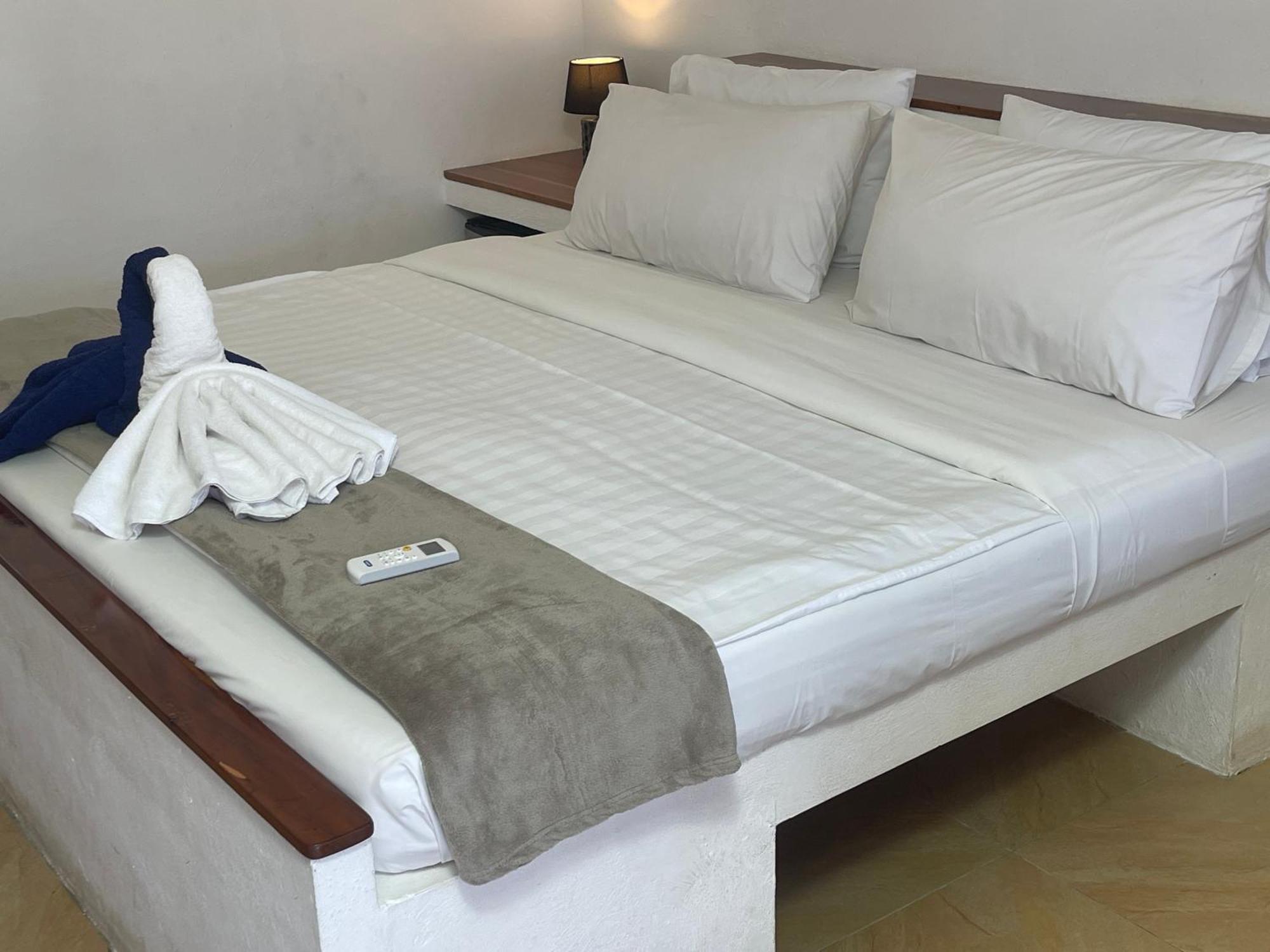 Parrot Resort Moalboal