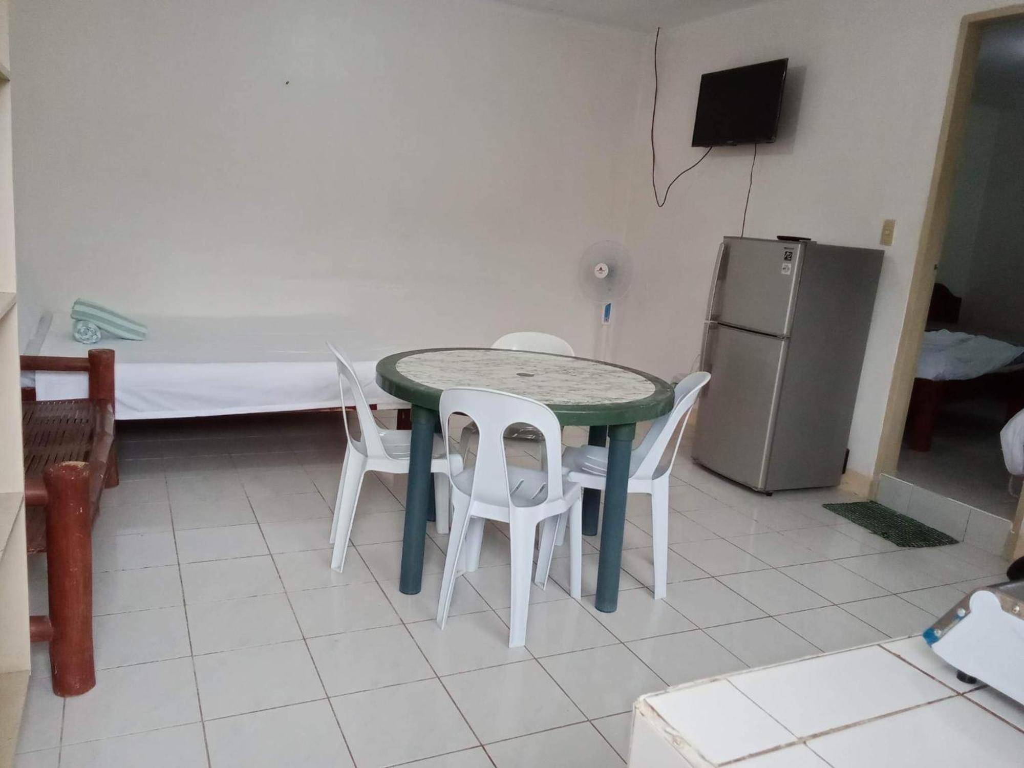 Pescador View - Beachfront & By The Ocean Hostels & Restaurant Moalboal Resort *