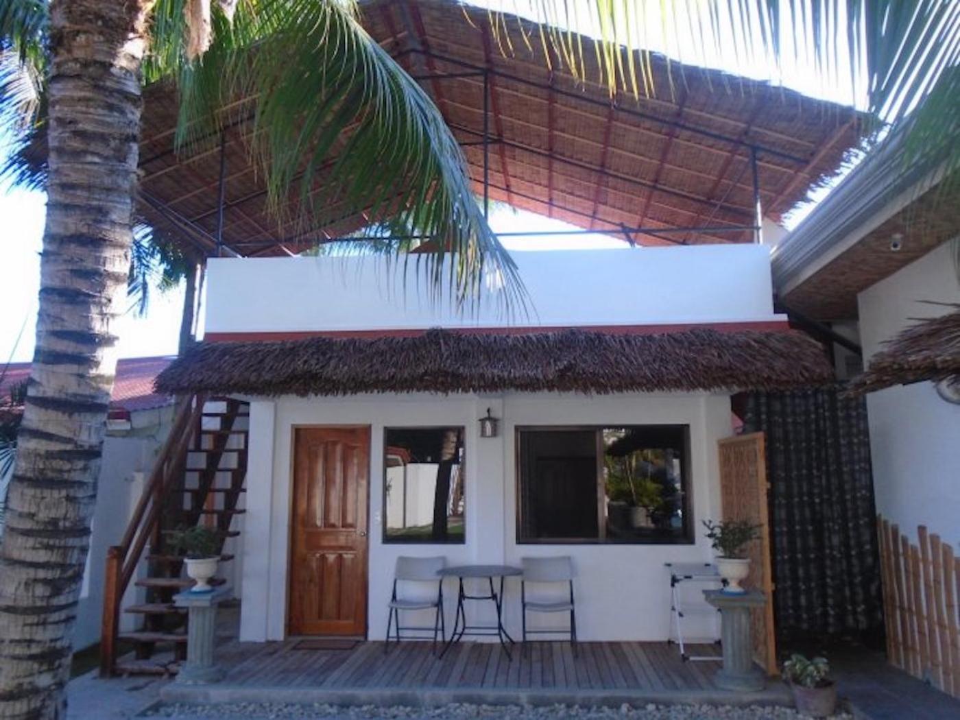 Parrot 3* Moalboal
