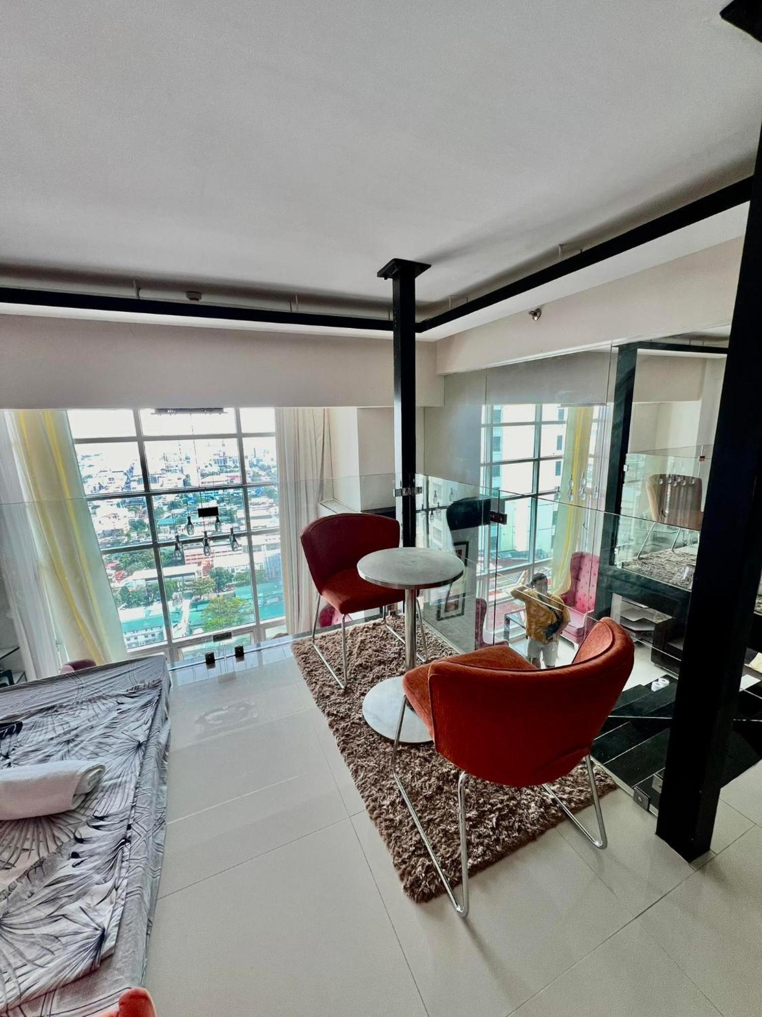 Huge Loft Type At Queen Of The South Apartment *