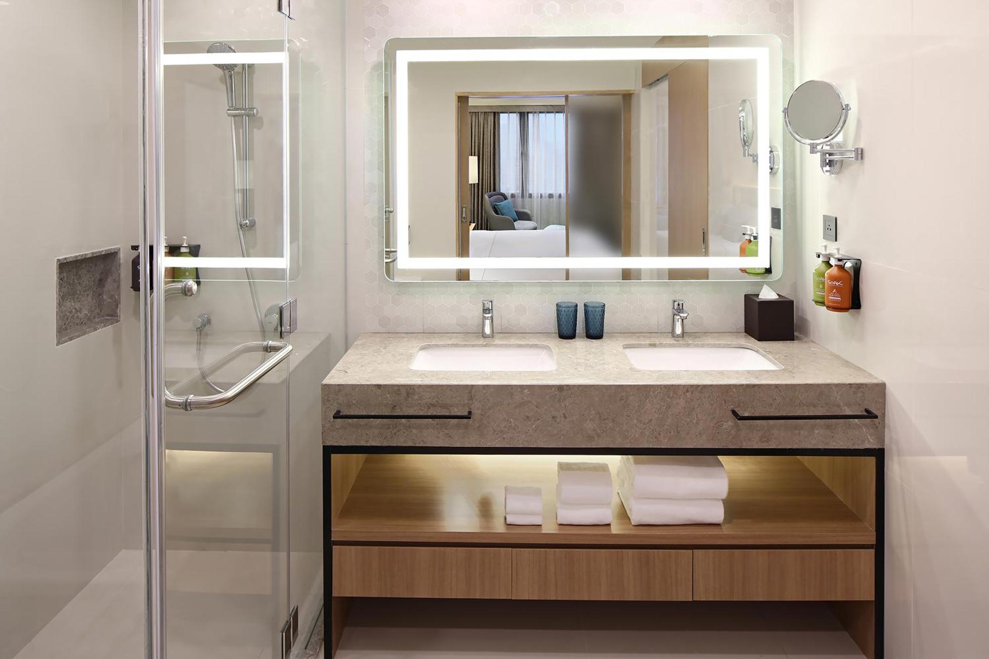 By Ihg Hotel 4*