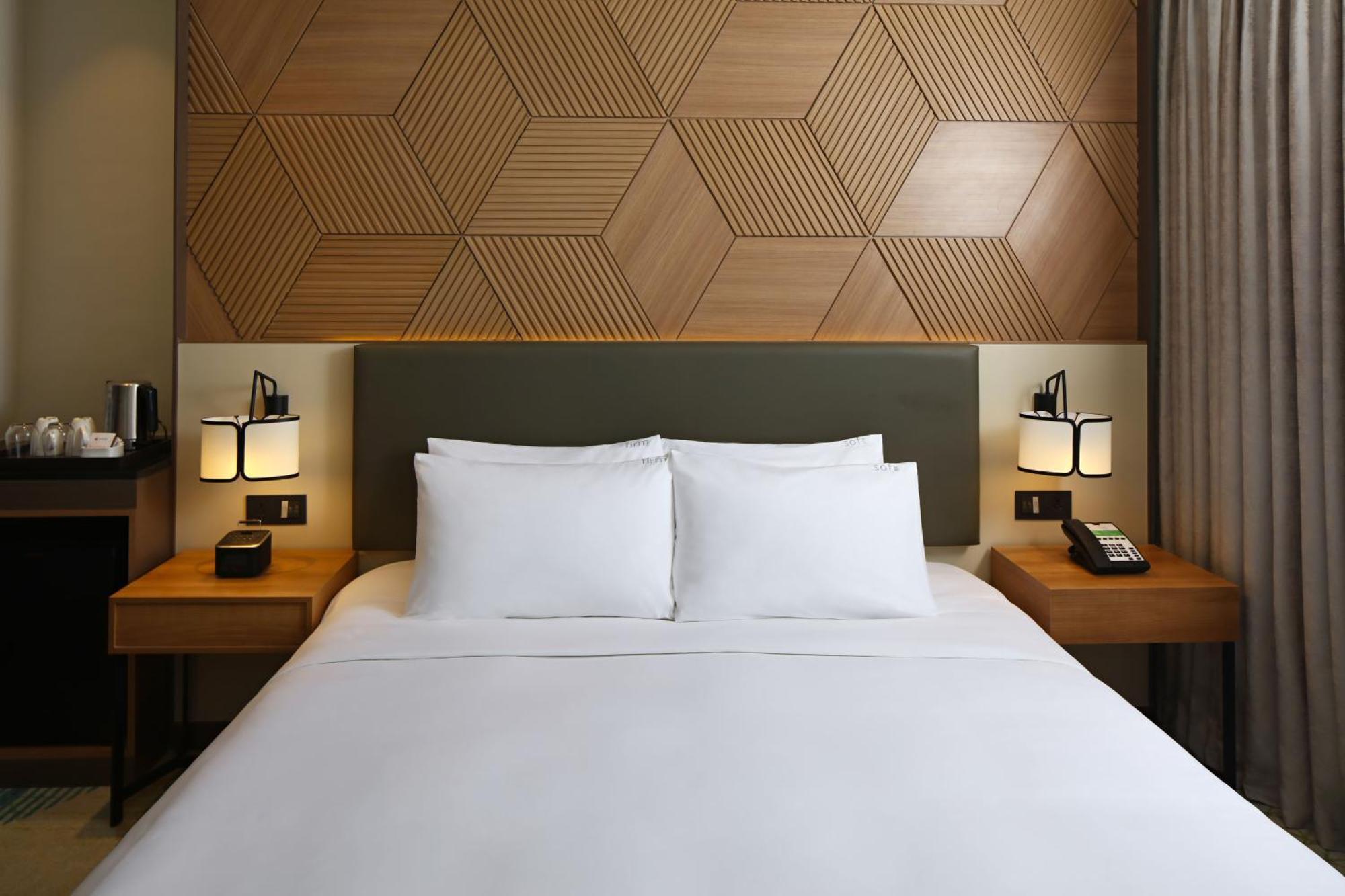 By Ihg Hotel 4*