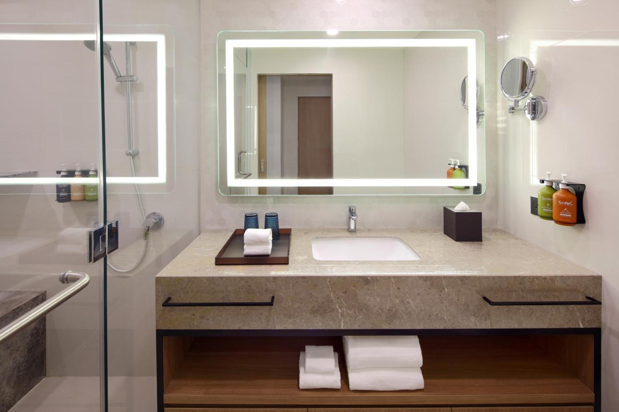 Hotel By Ihg 4*
