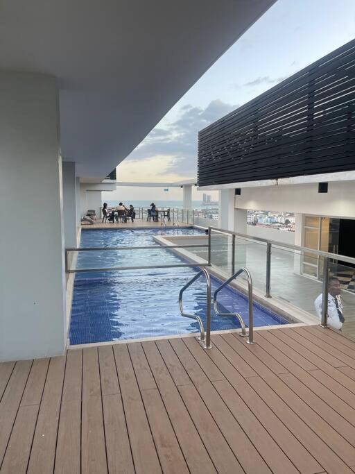 Idcs Place At Westjonesresidences Fuente Apartment