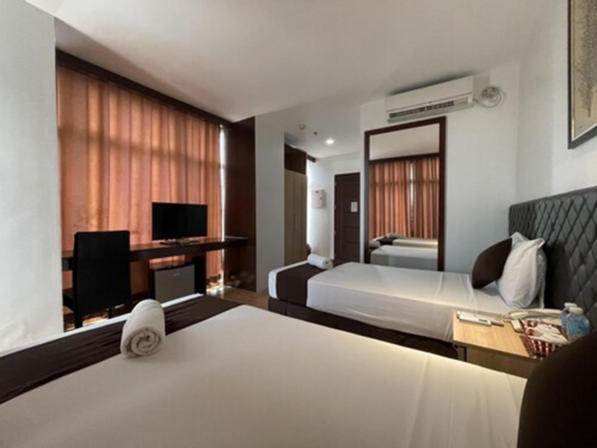 Hotel Capitol & Powered By Cocotel Cebu
