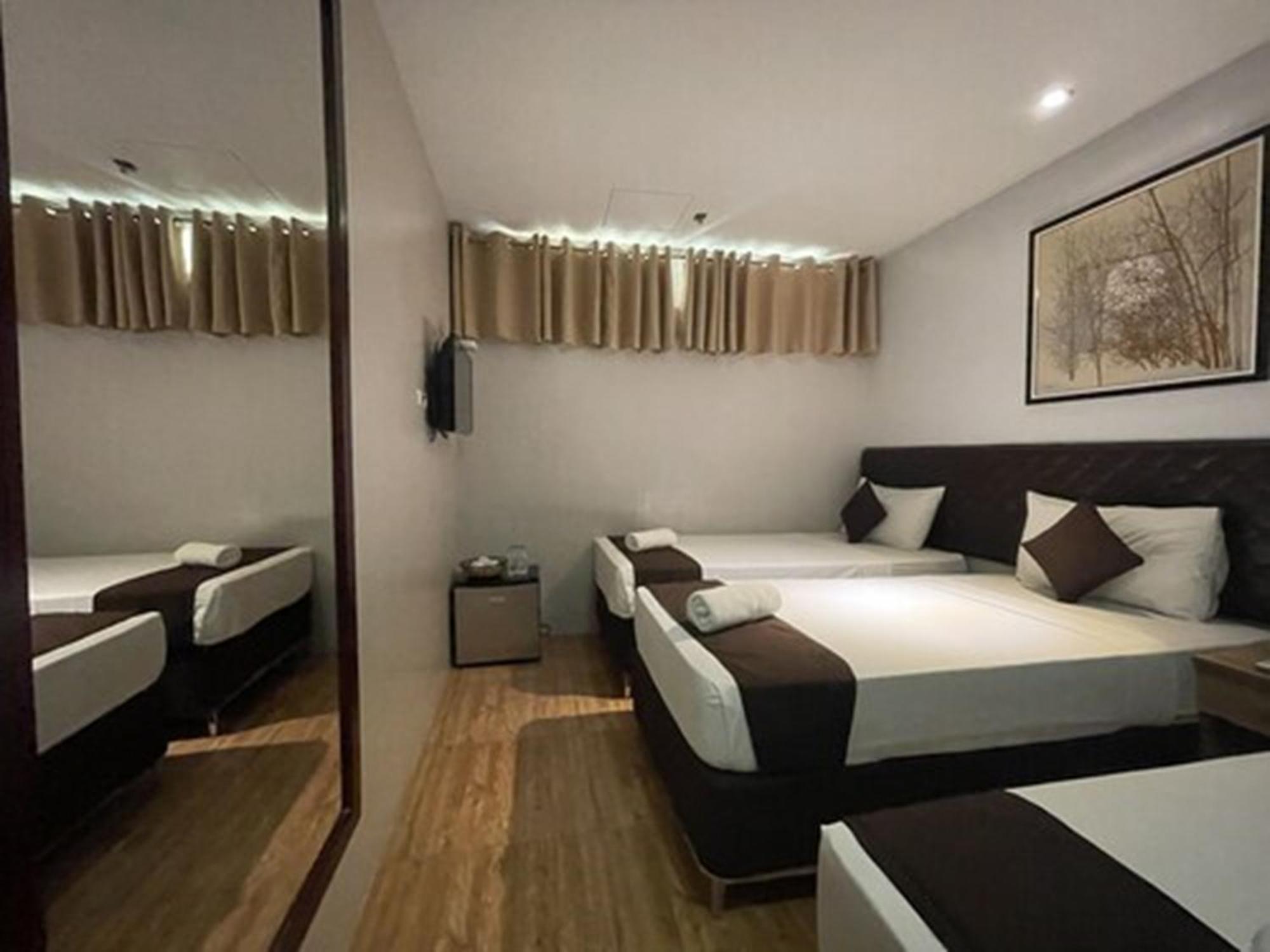 Hotel Capitol & Powered By Cocotel